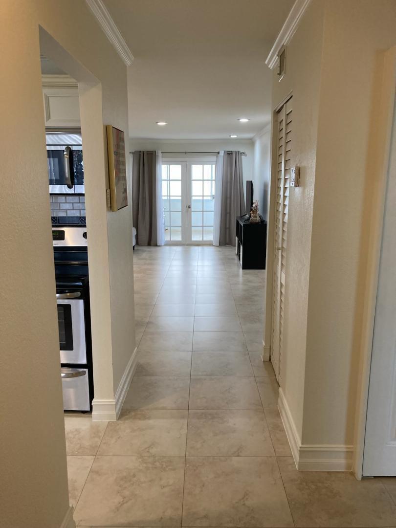 GOLDEN LAKES - Residential