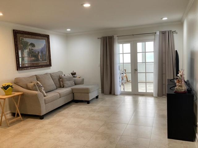 GOLDEN LAKES - Residential