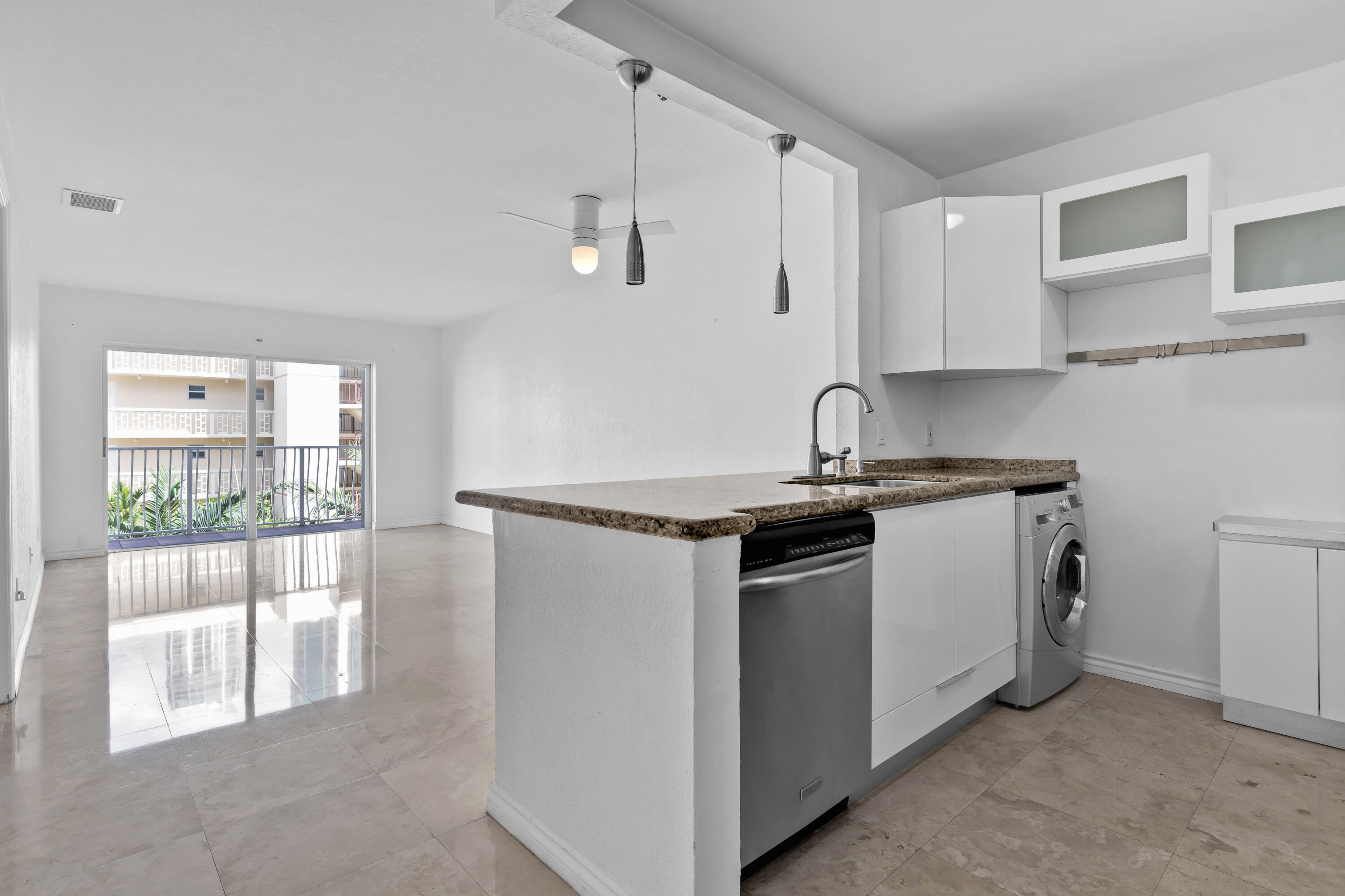 LA PIAZZA NAVONA CONDO - Residential Lease