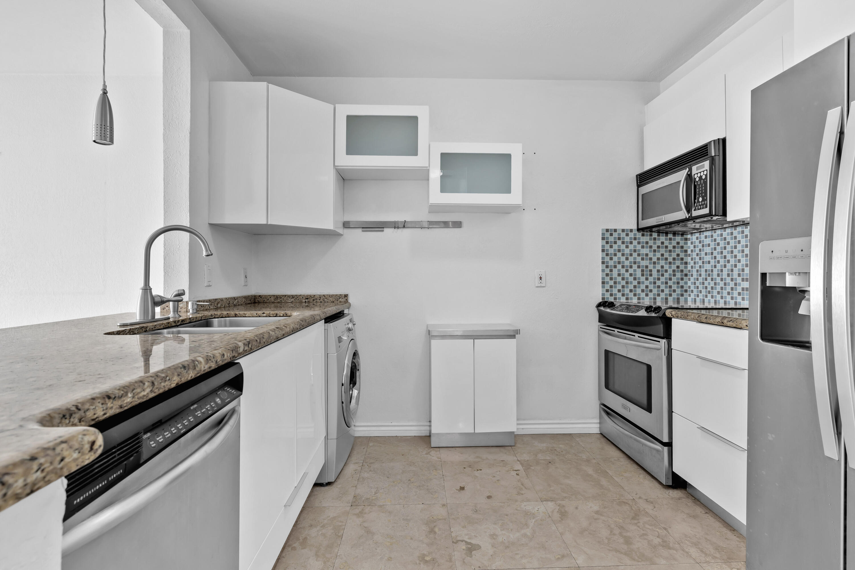 LA PIAZZA NAVONA CONDO - Residential Lease