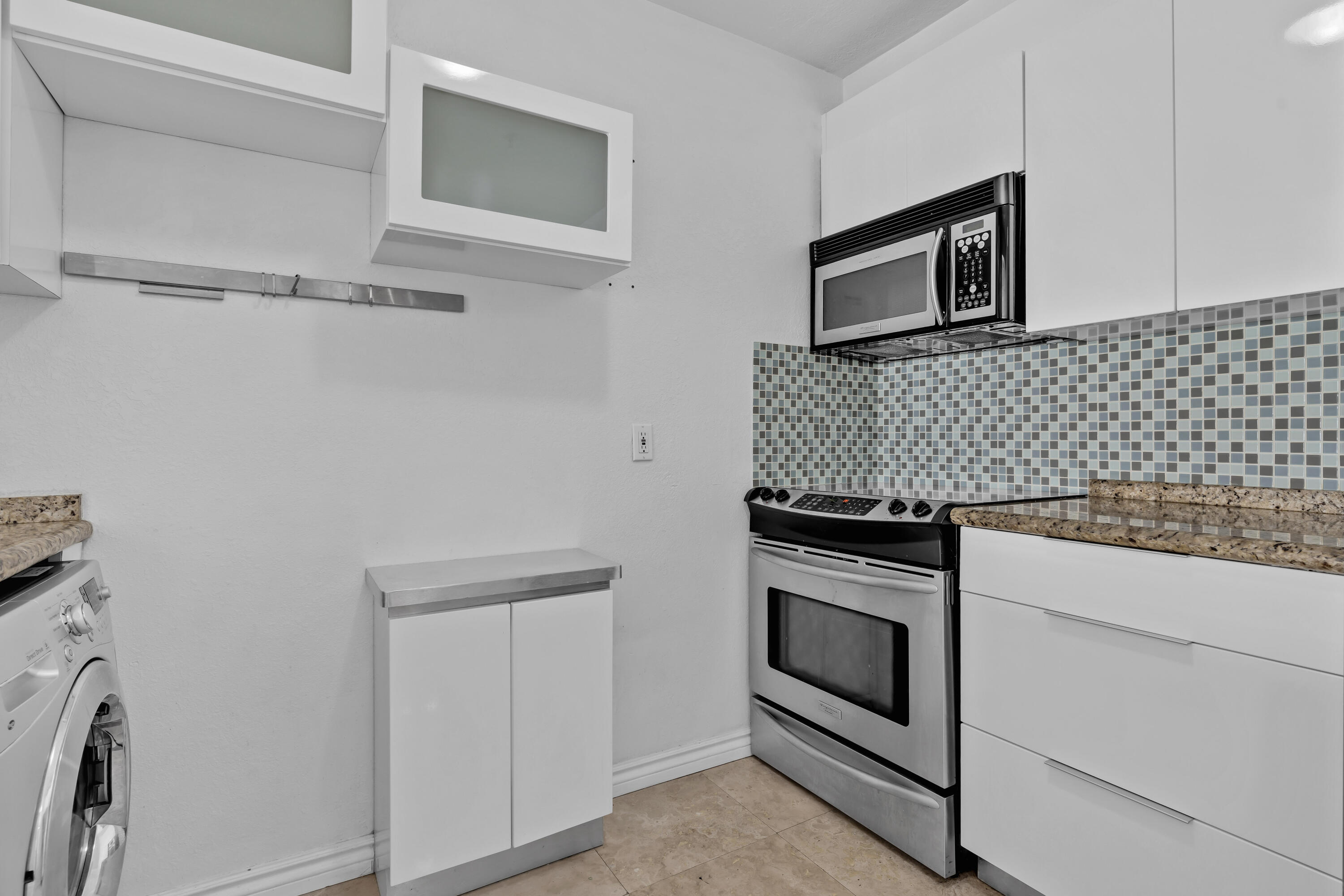 LA PIAZZA NAVONA CONDO - Residential Lease