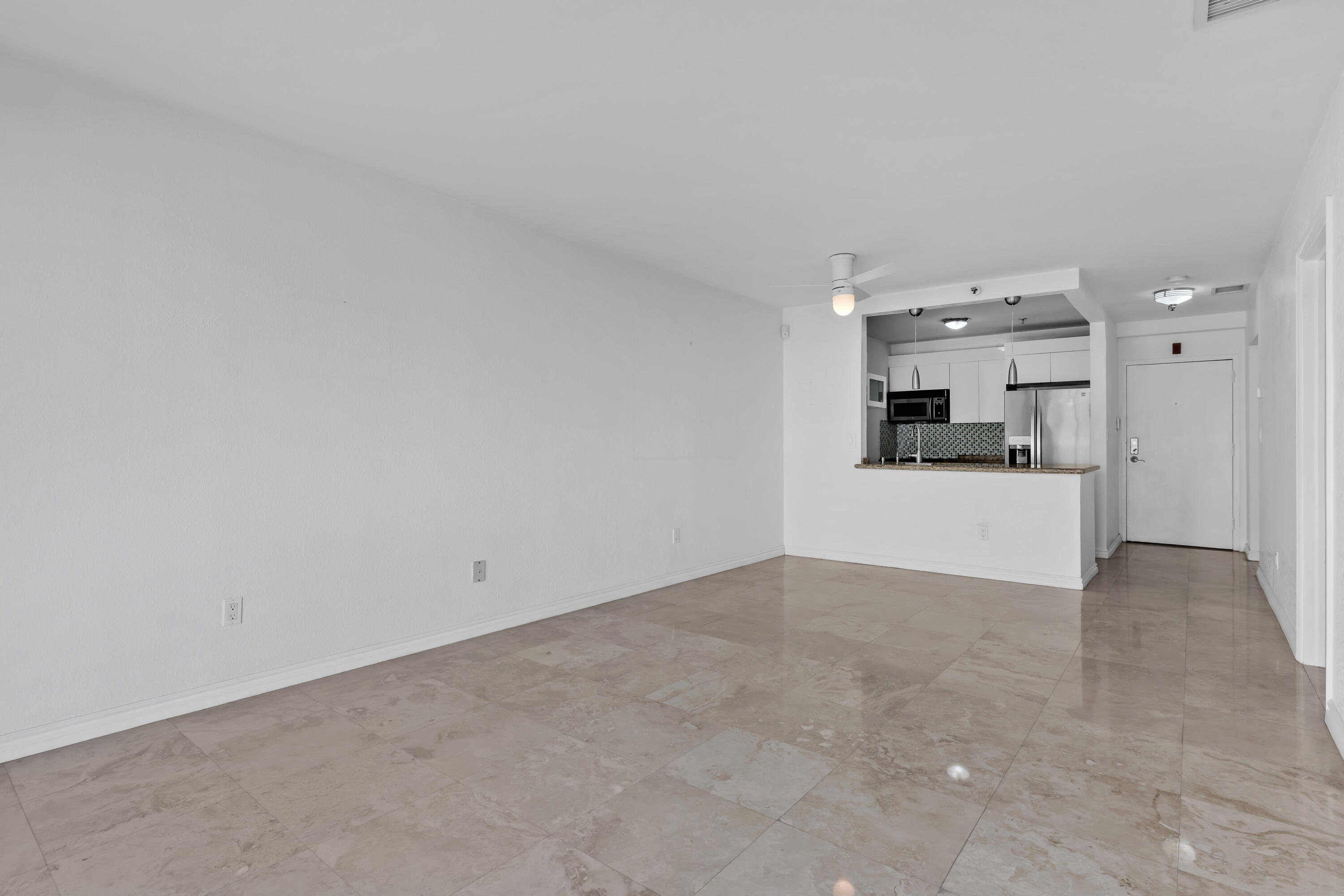 LA PIAZZA NAVONA CONDO - Residential Lease