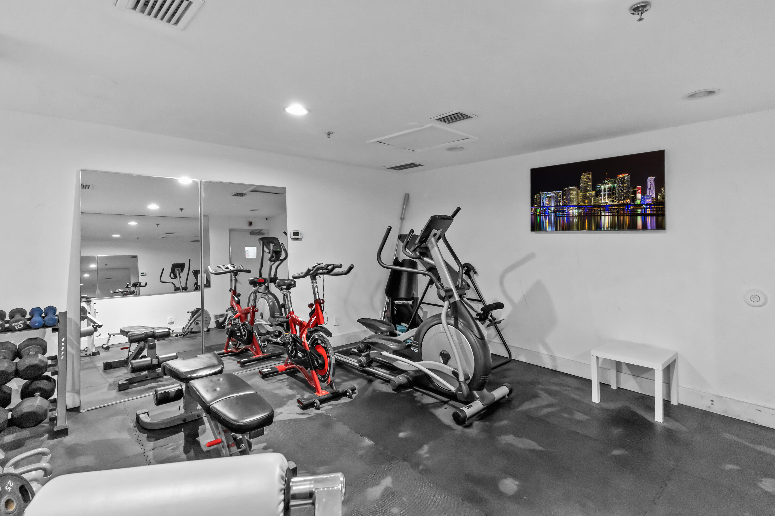 LA PIAZZA NAVONA CONDO - Residential Lease