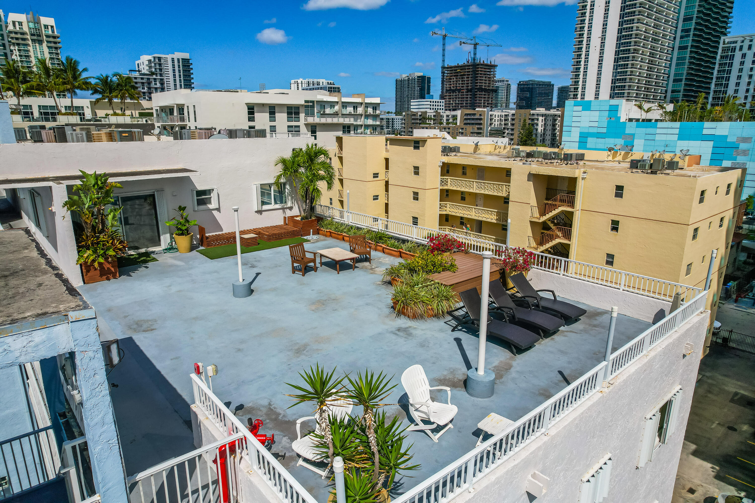 LA PIAZZA NAVONA CONDO - Residential Lease