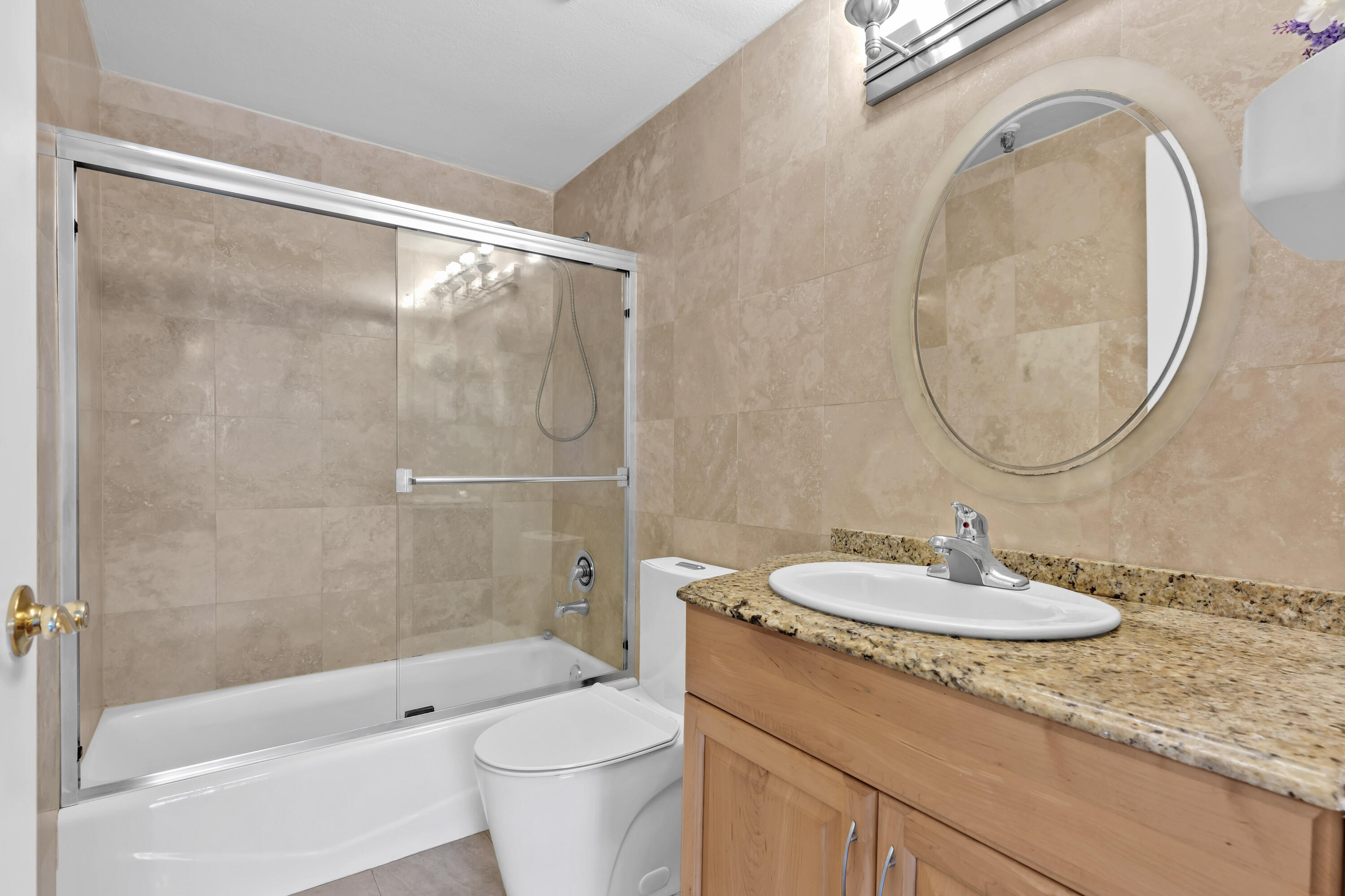 LA PIAZZA NAVONA CONDO - Residential Lease