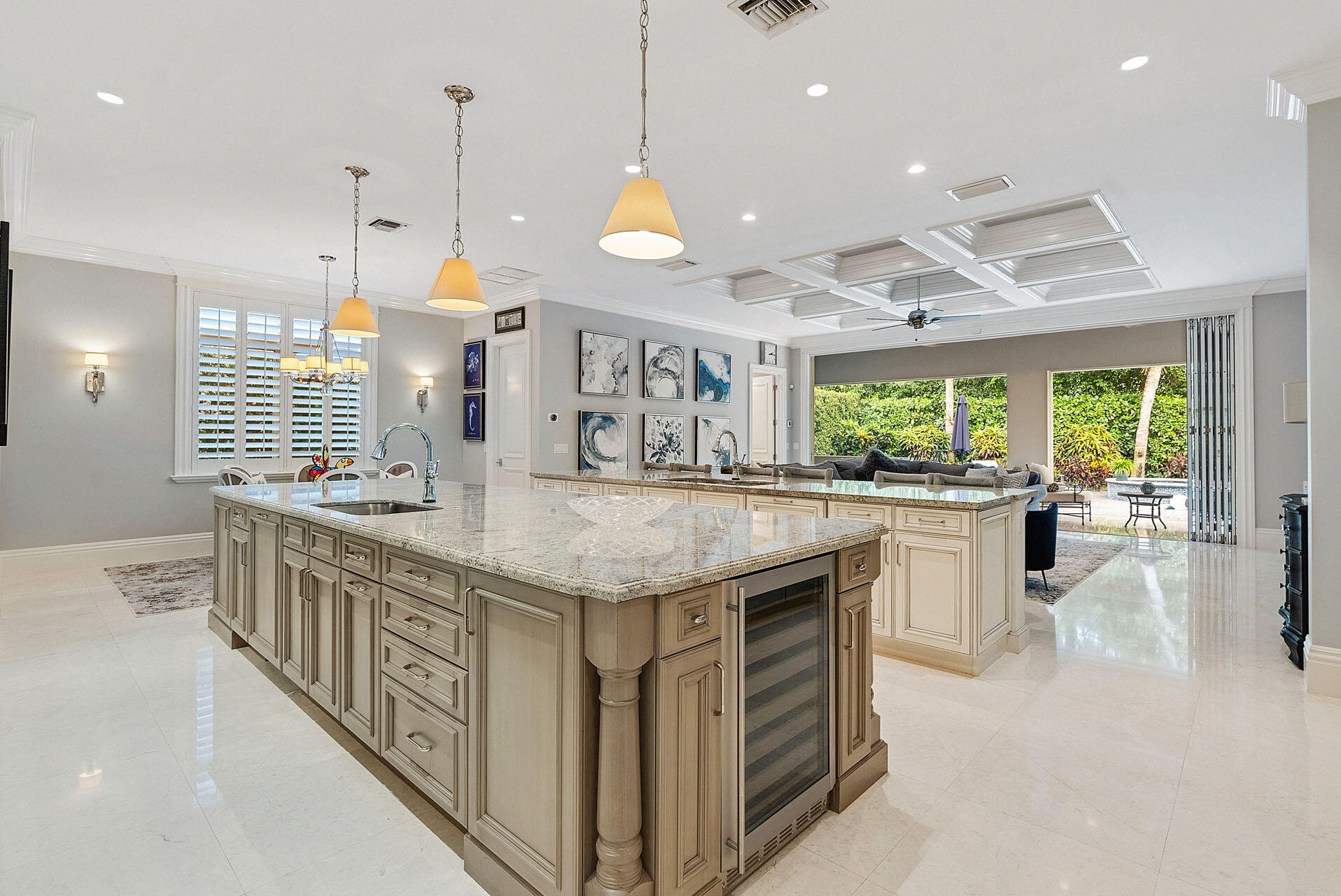 ROYAL PALM YACHT & COUNTRY CLUB - Residential