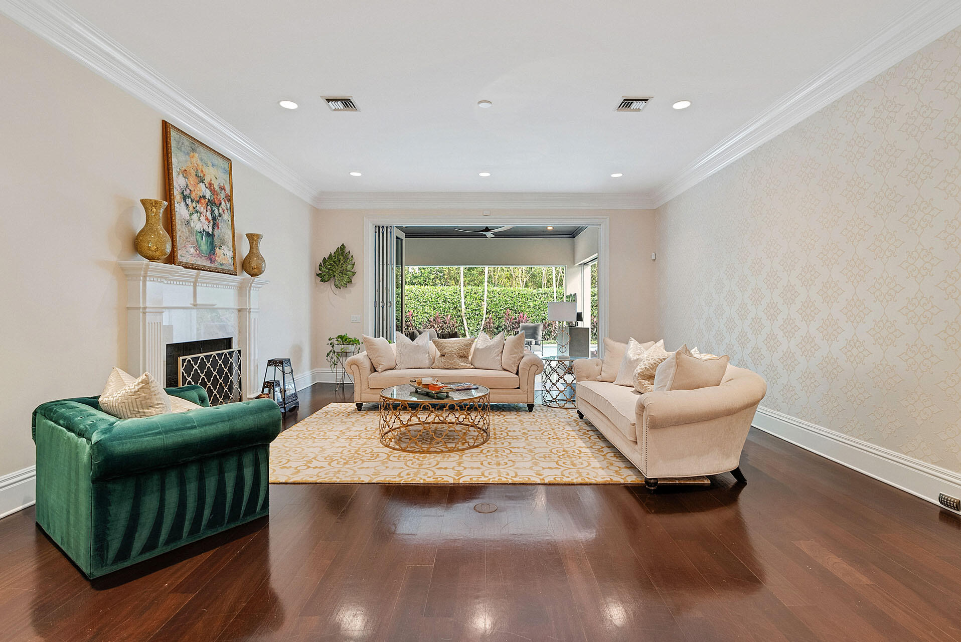 ROYAL PALM YACHT & COUNTRY CLUB - Residential