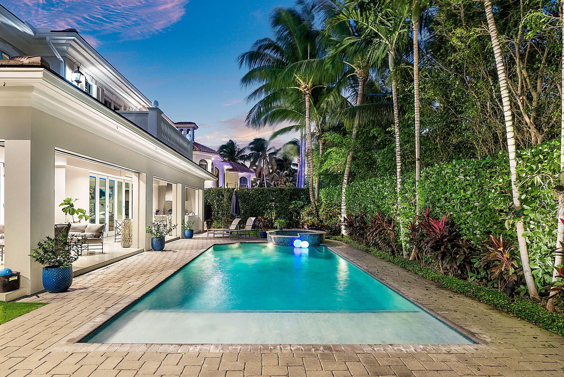 ROYAL PALM YACHT & COUNTRY CLUB - Residential
