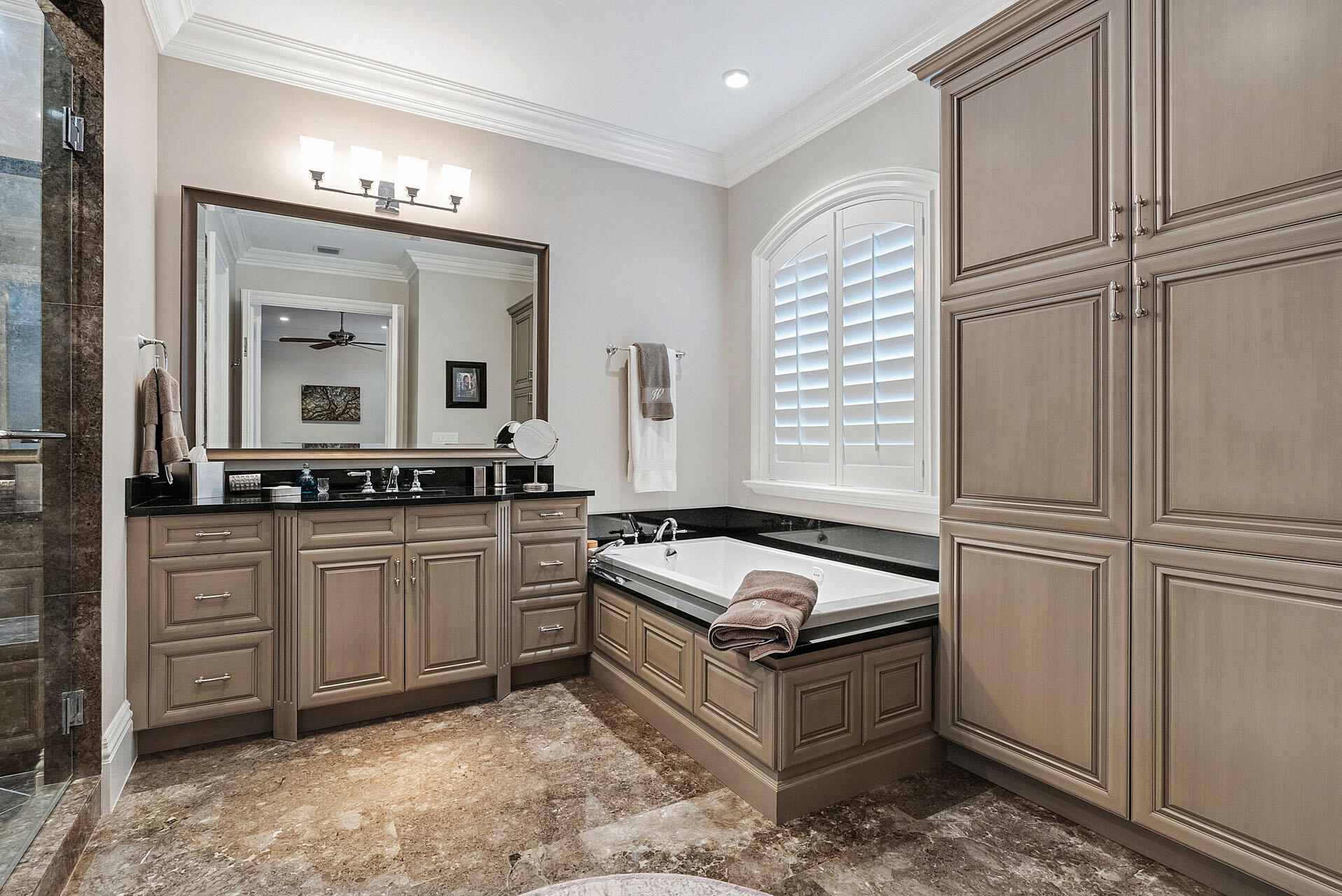 ROYAL PALM YACHT & COUNTRY CLUB - Residential