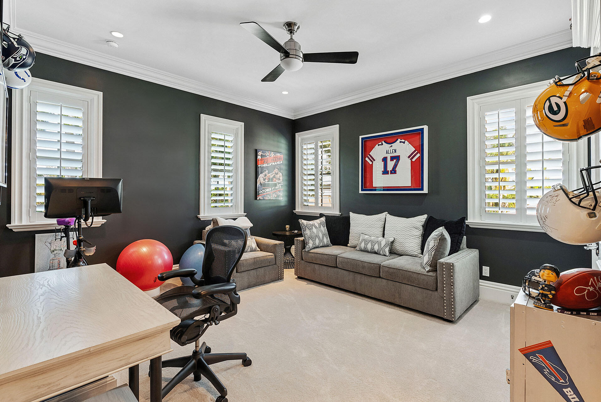 ROYAL PALM YACHT & COUNTRY CLUB - Residential