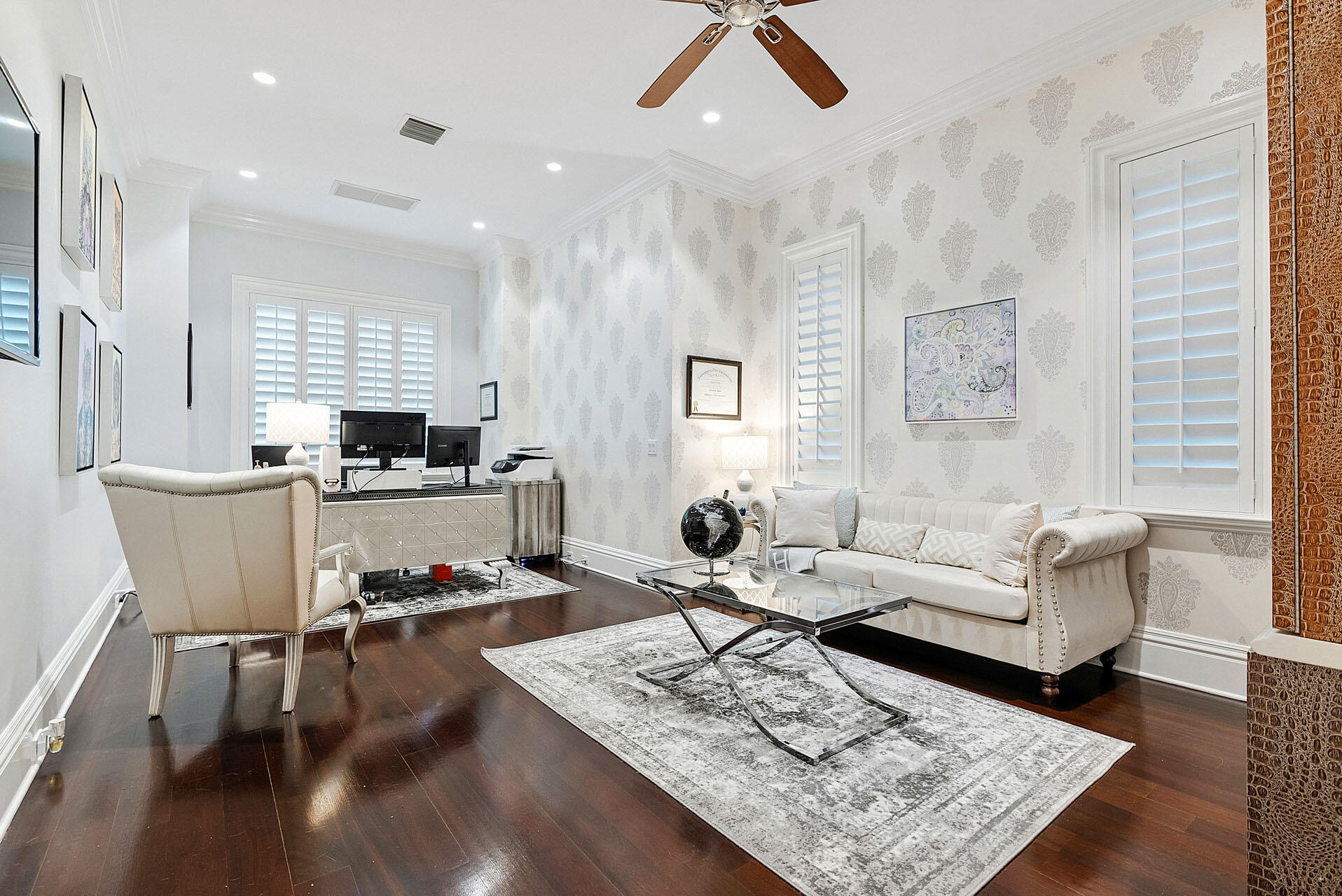 ROYAL PALM YACHT & COUNTRY CLUB - Residential