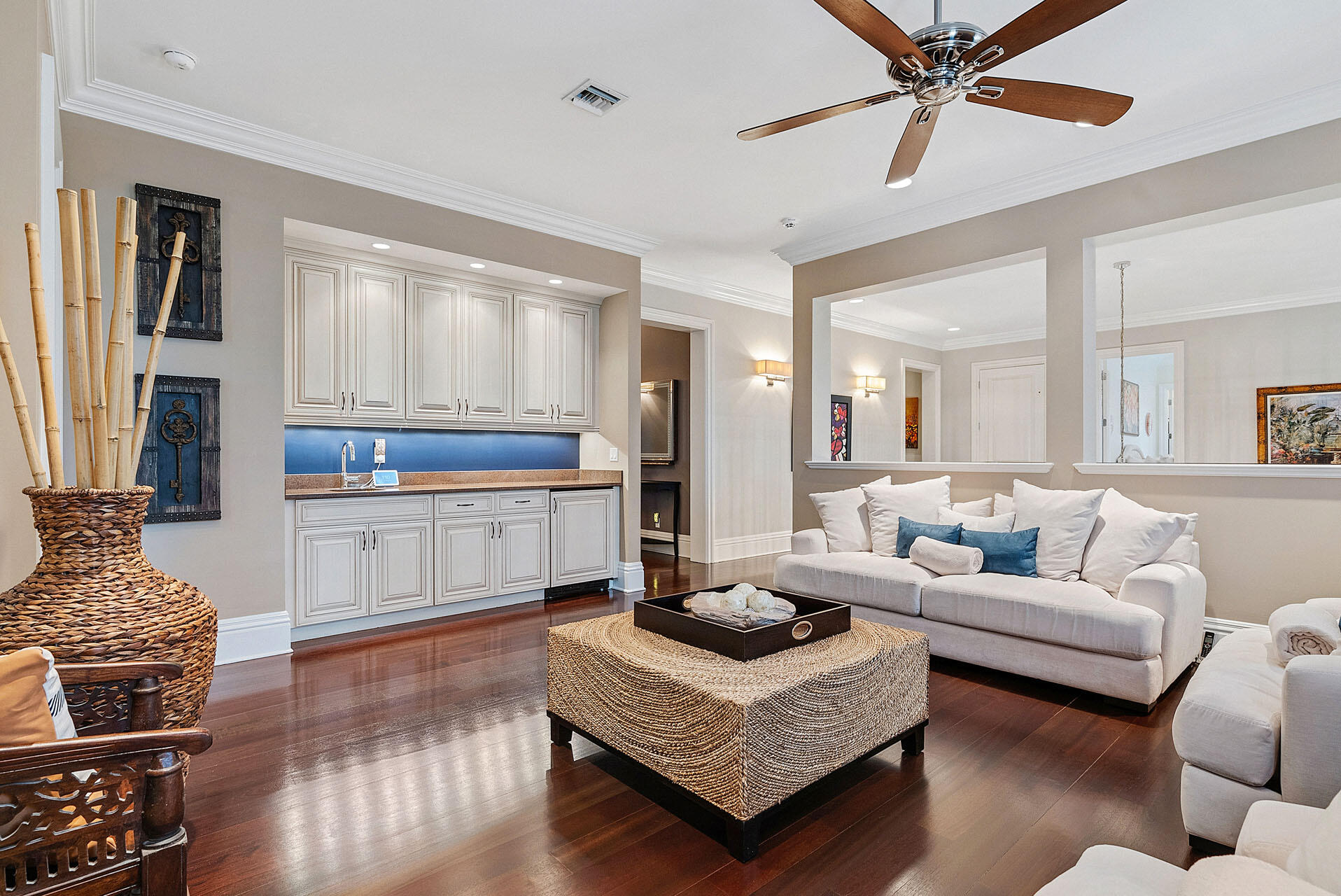 ROYAL PALM YACHT & COUNTRY CLUB - Residential