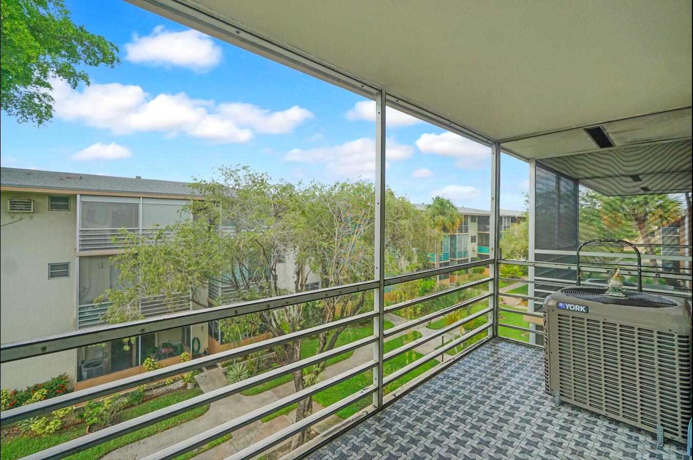 MAR-LEN GARDENS NO 11 CORP-CO-OP - Residential