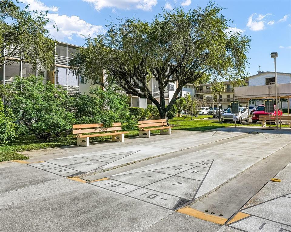 MAR-LEN GARDENS NO 11 CORP-CO-OP - Residential