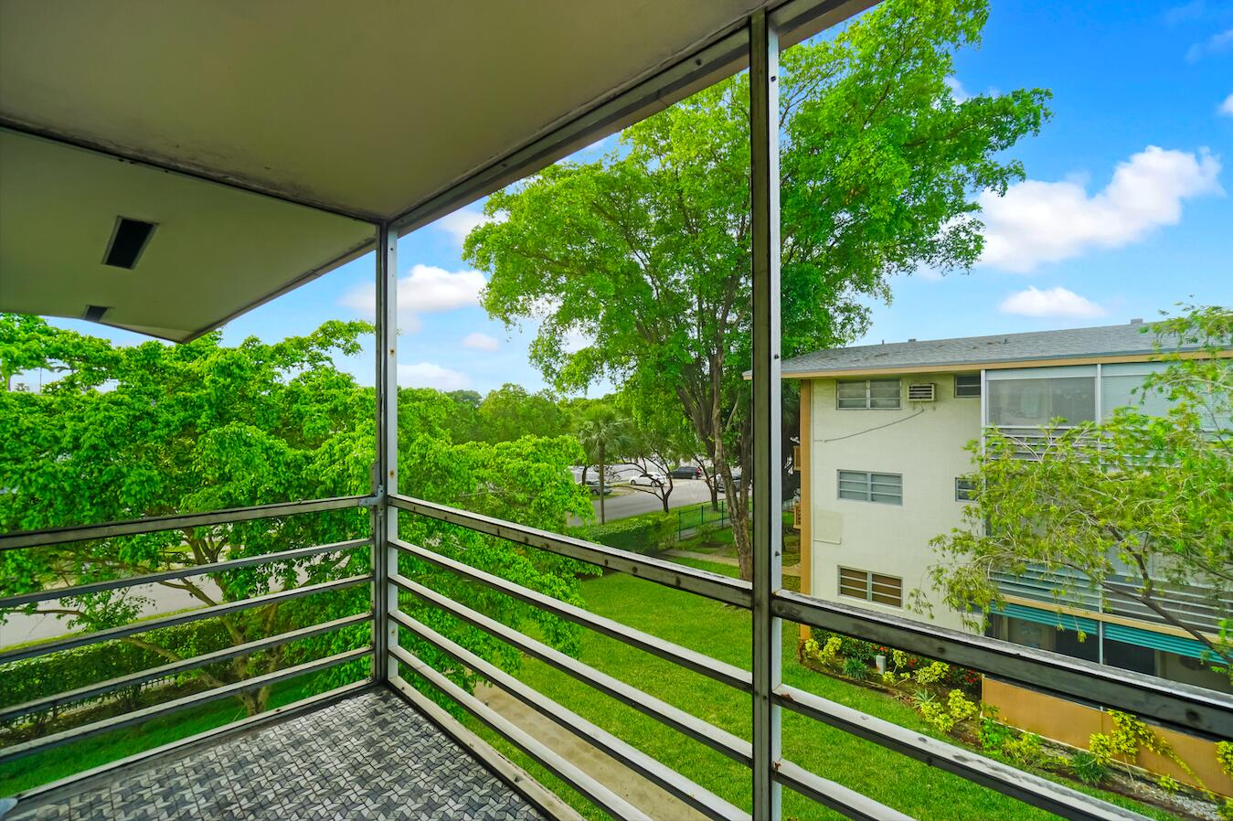 MAR-LEN GARDENS NO 11 CORP-CO-OP - Residential