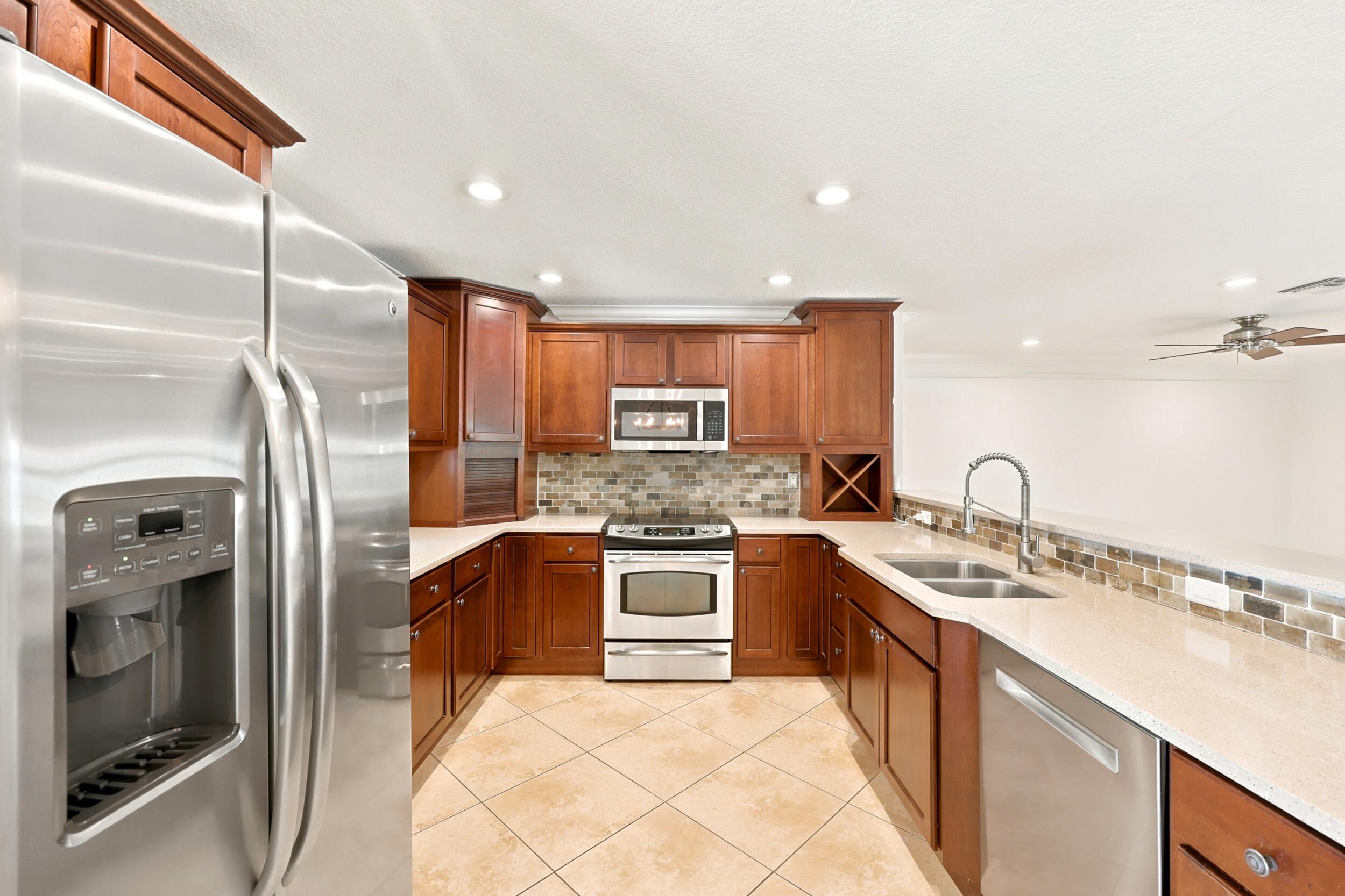 BOCA RATON SQUARE UNIT 4 - Residential Lease