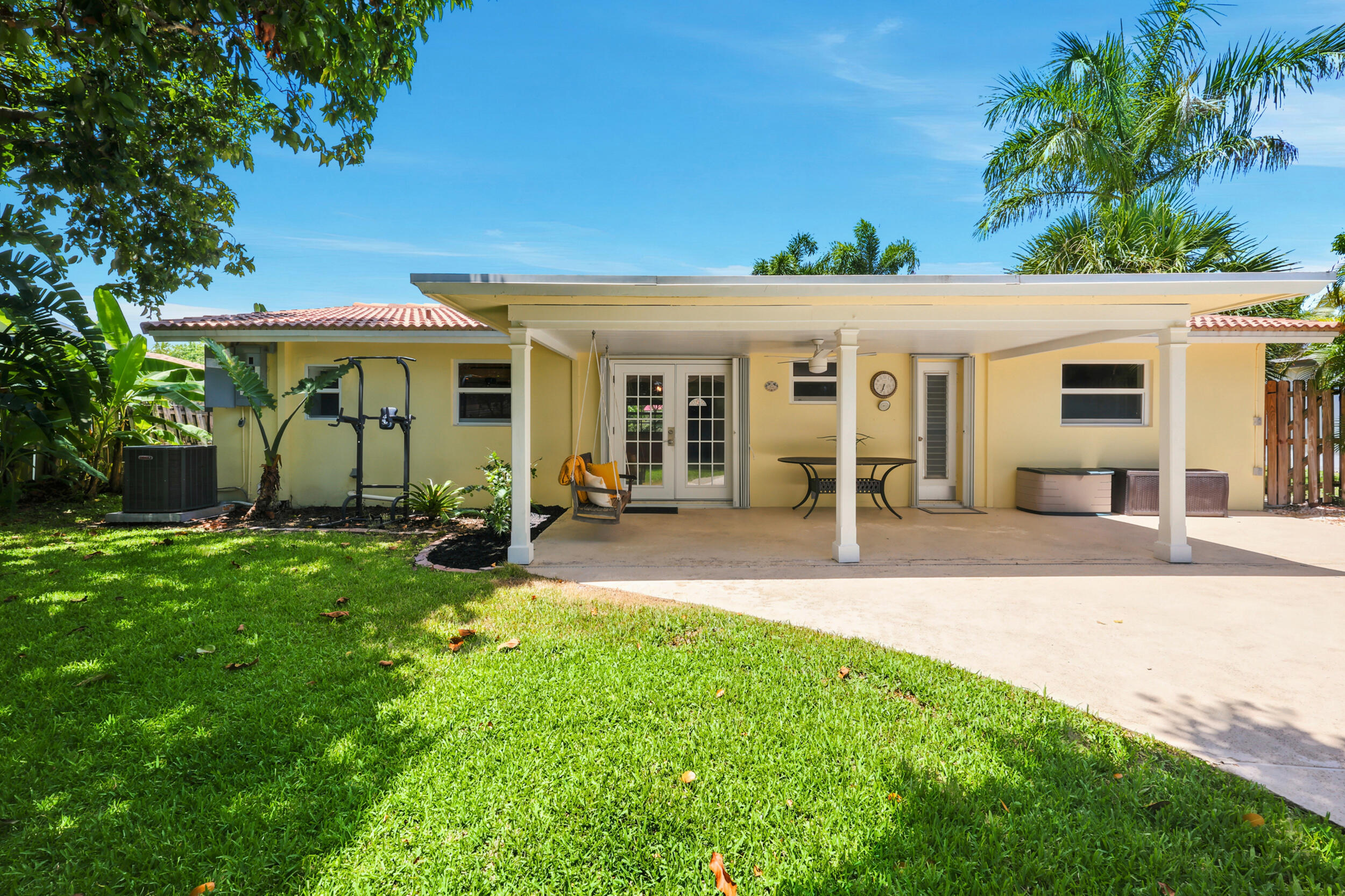BOCA RATON SQUARE UNIT 4 - Residential Lease
