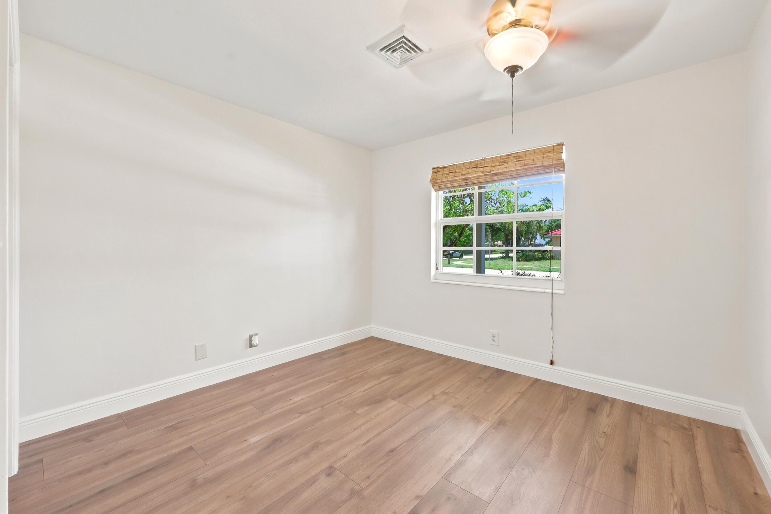 BOCA RATON SQUARE UNIT 4 - Residential Lease