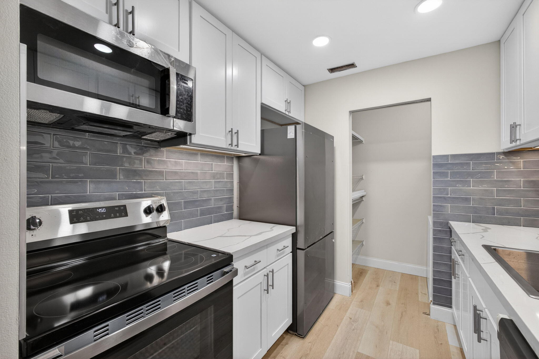 GARDENWAY CONDO - Residential Lease
