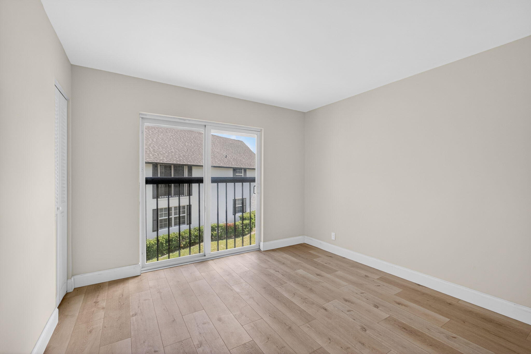 GARDENWAY CONDO - Residential Lease
