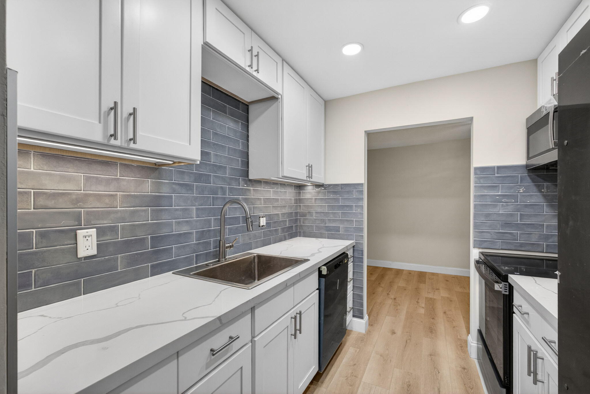 GARDENWAY CONDO - Residential Lease