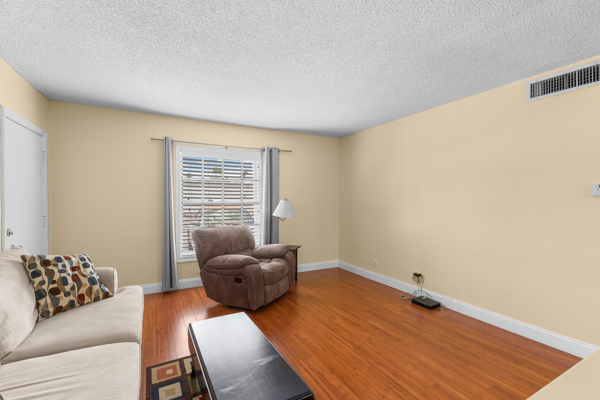 IMPERIAL POINT COLONNADES CONDO - Residential