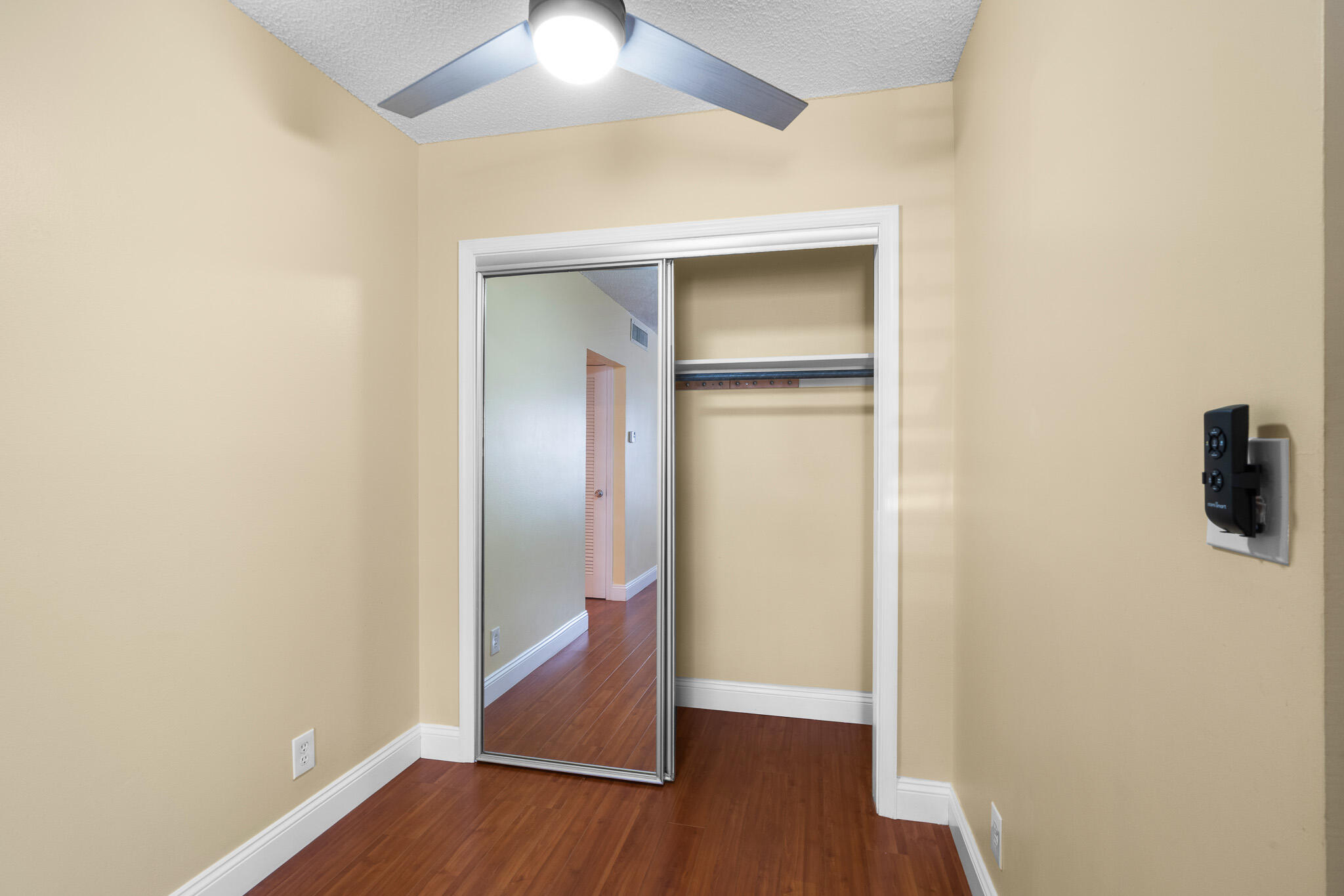 IMPERIAL POINT COLONNADES CONDO - Residential