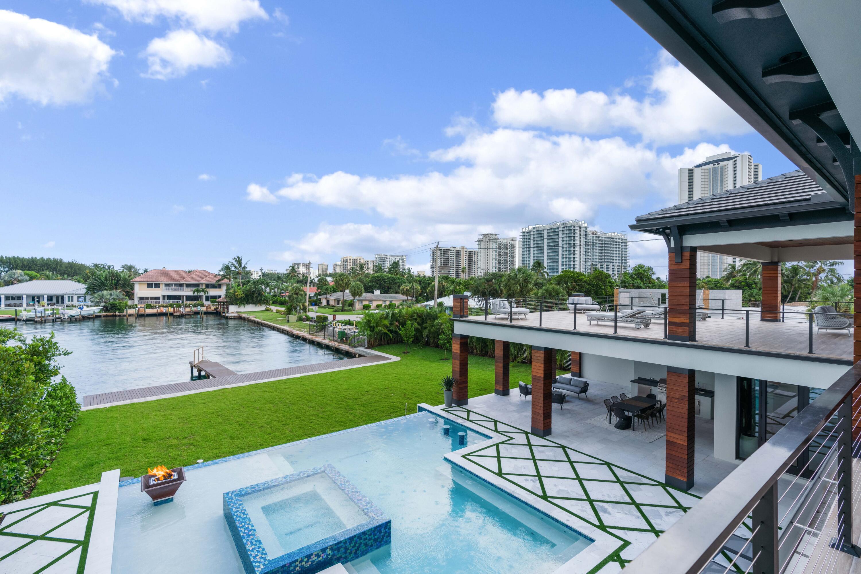 YACHT HARBOR EST - Residential