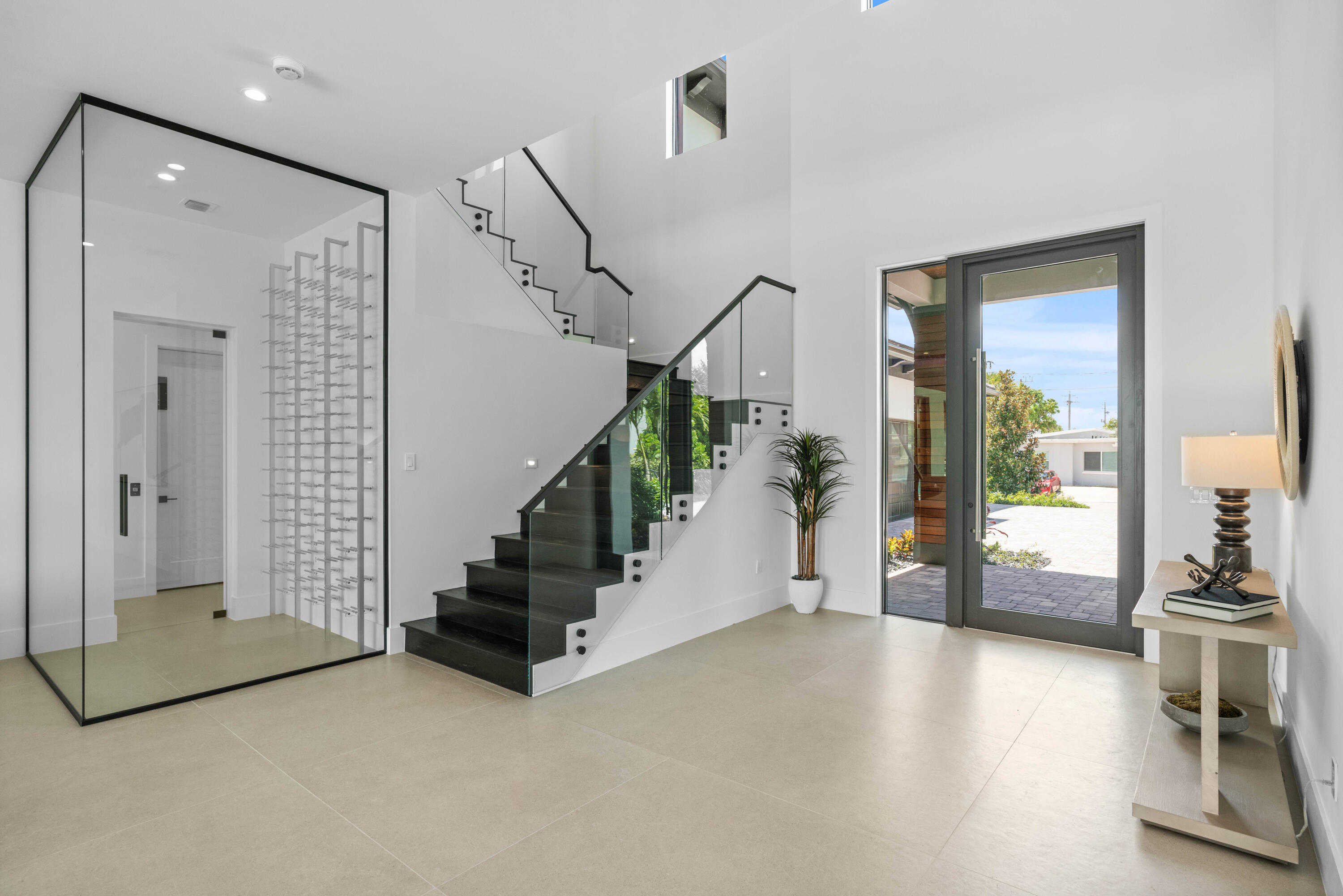 YACHT HARBOR EST - Residential