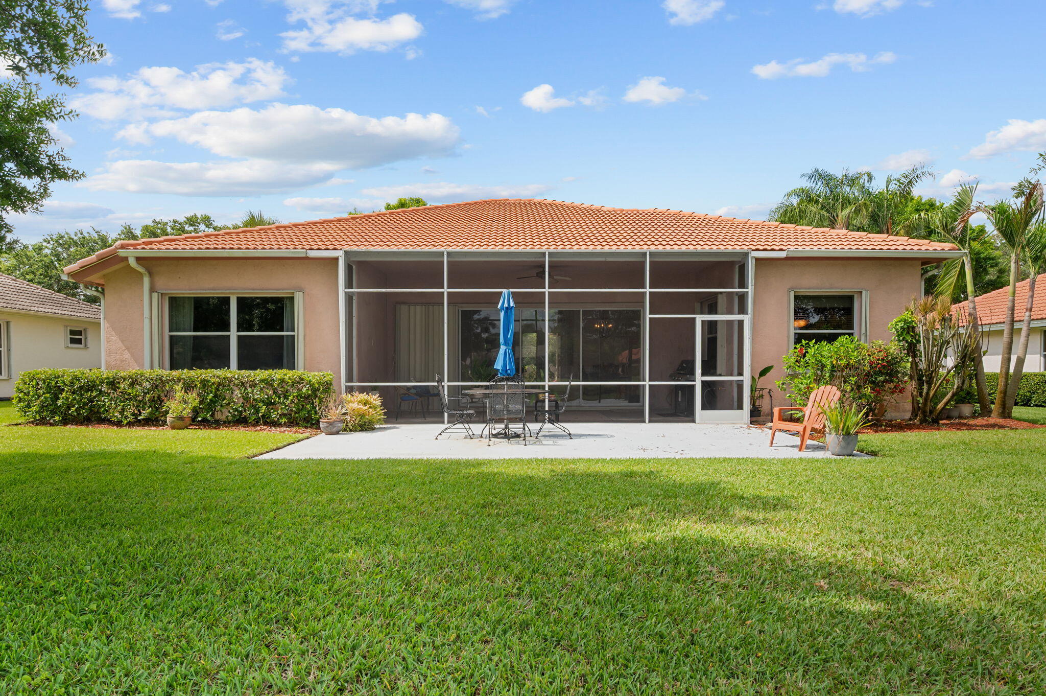 COUNTRY CLUB POINTE - Residential
