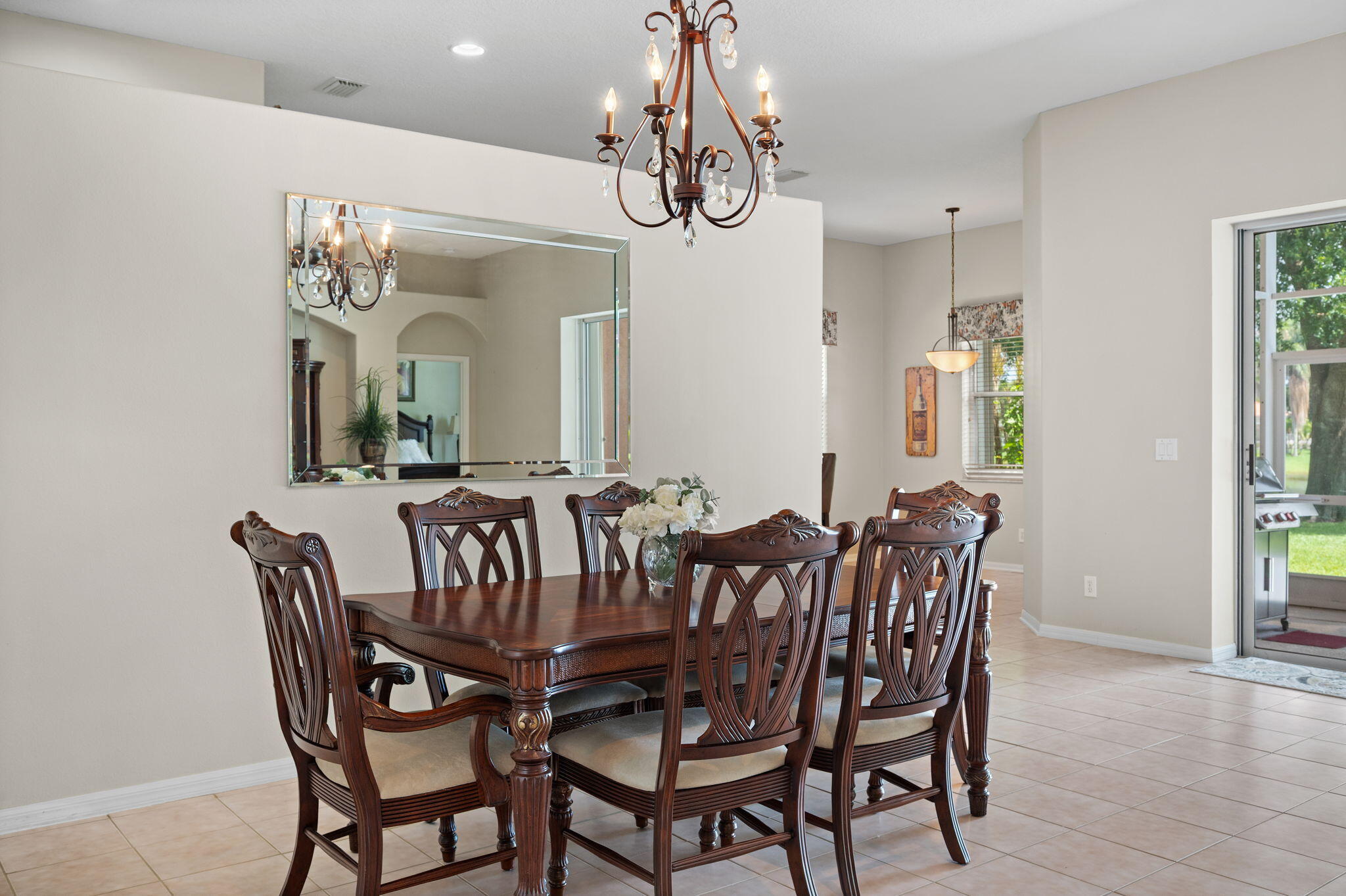 COUNTRY CLUB POINTE - Residential
