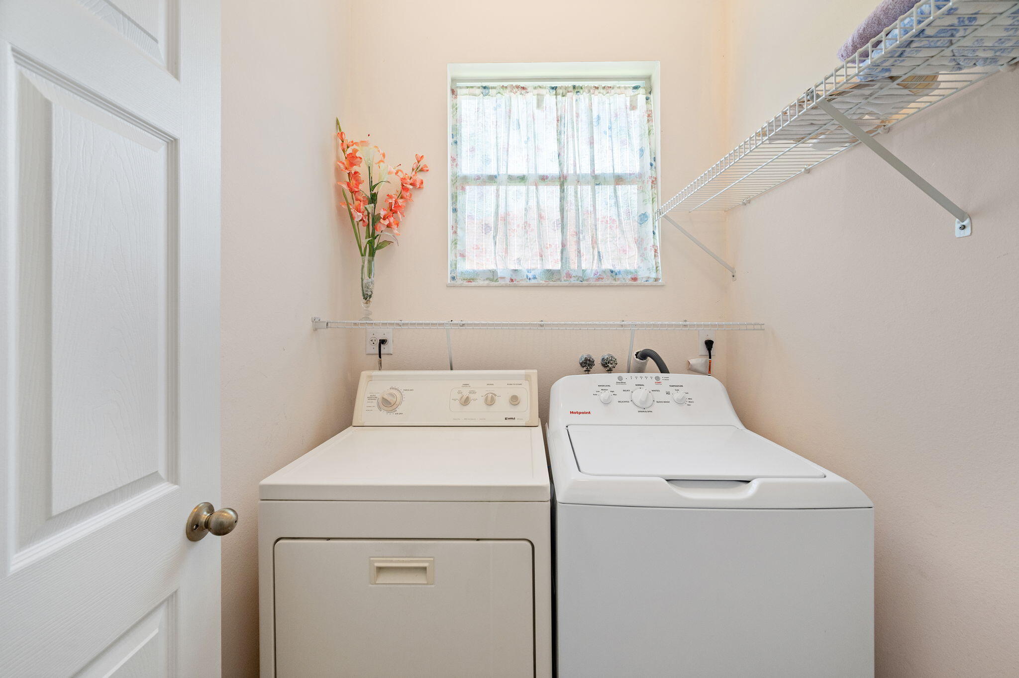 COUNTRY CLUB POINTE - Residential