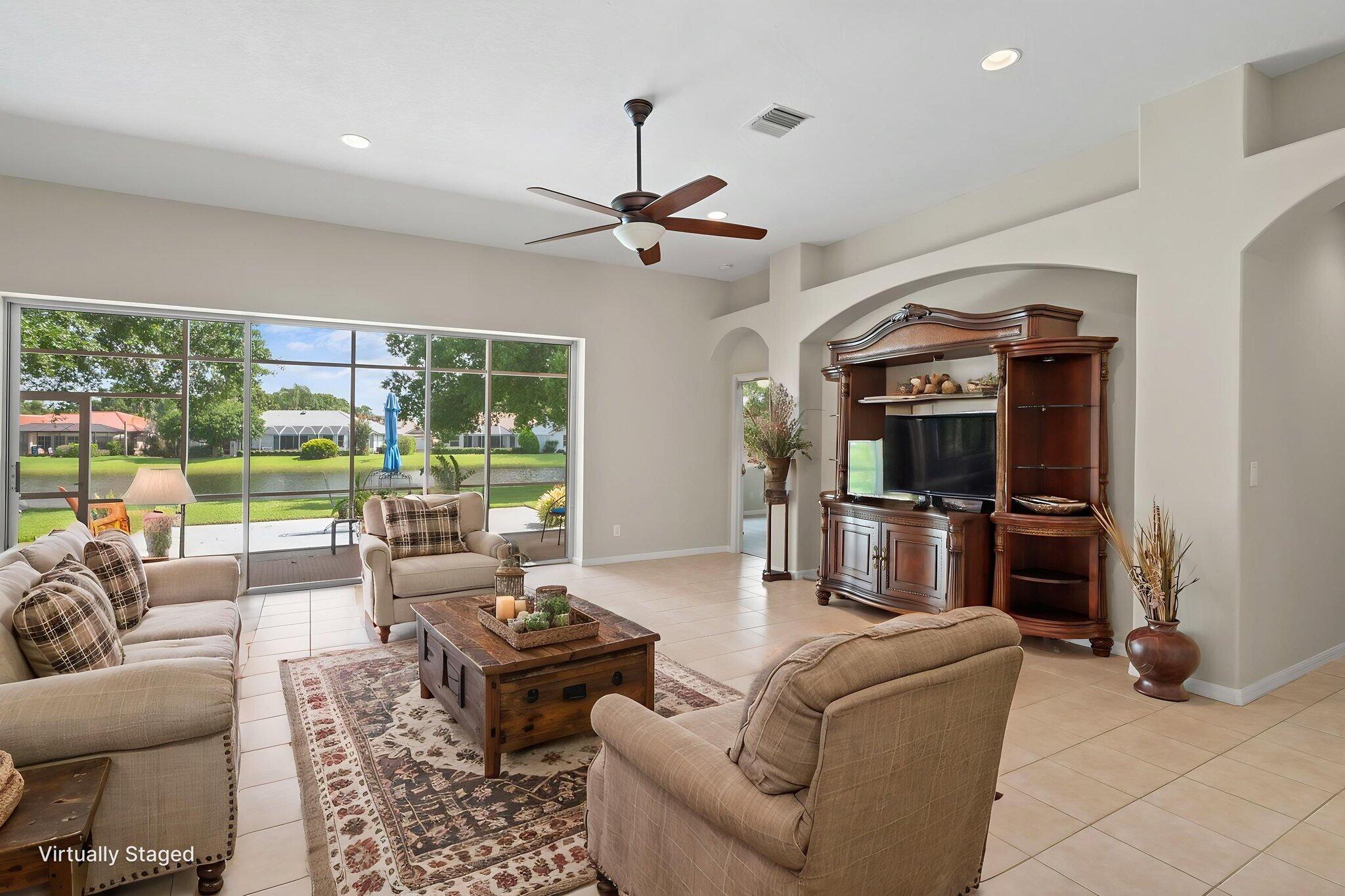 COUNTRY CLUB POINTE - Residential