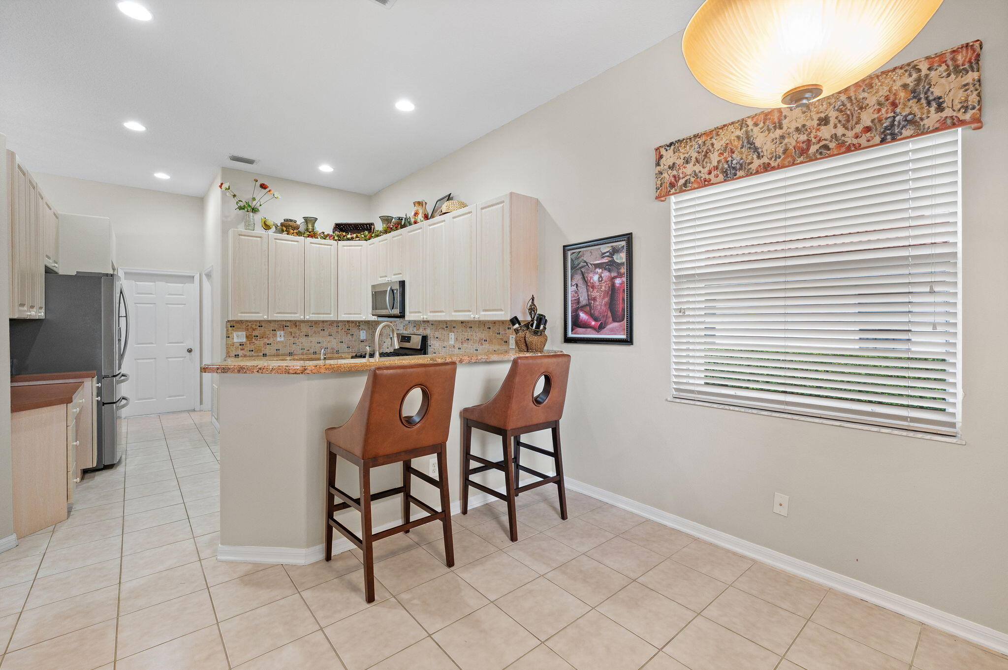 COUNTRY CLUB POINTE - Residential