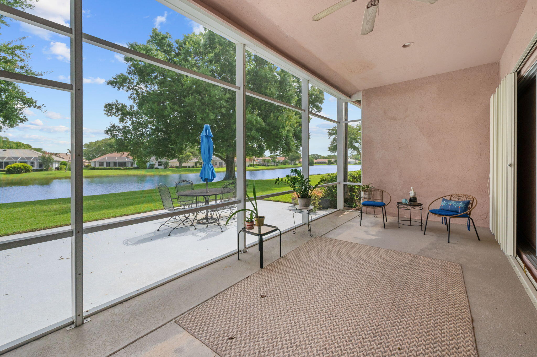 COUNTRY CLUB POINTE - Residential