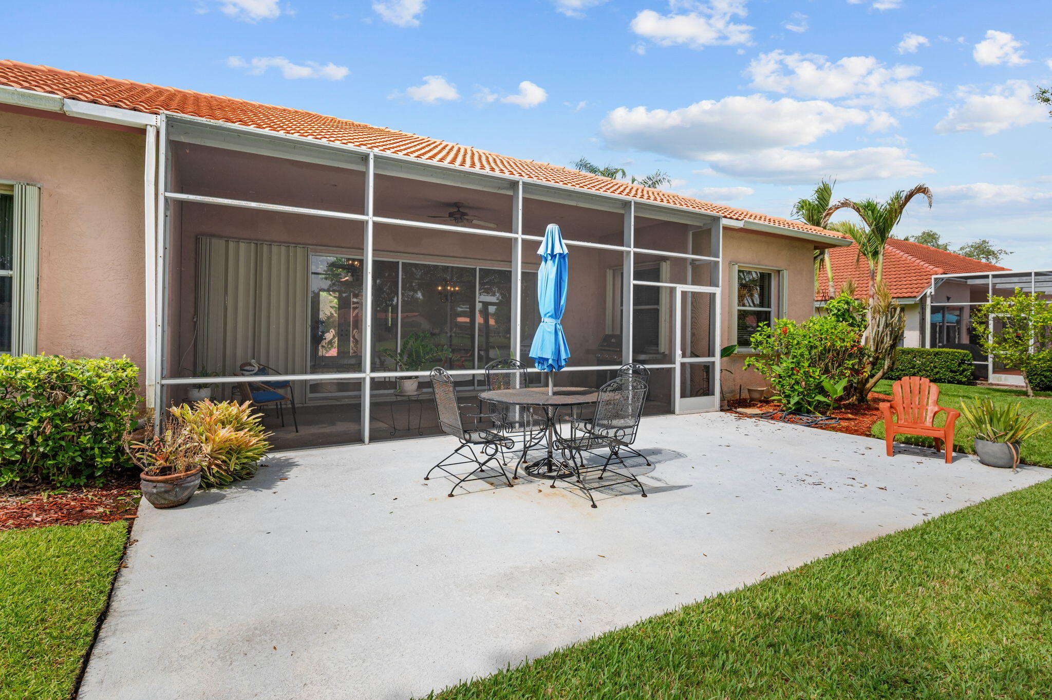 COUNTRY CLUB POINTE - Residential