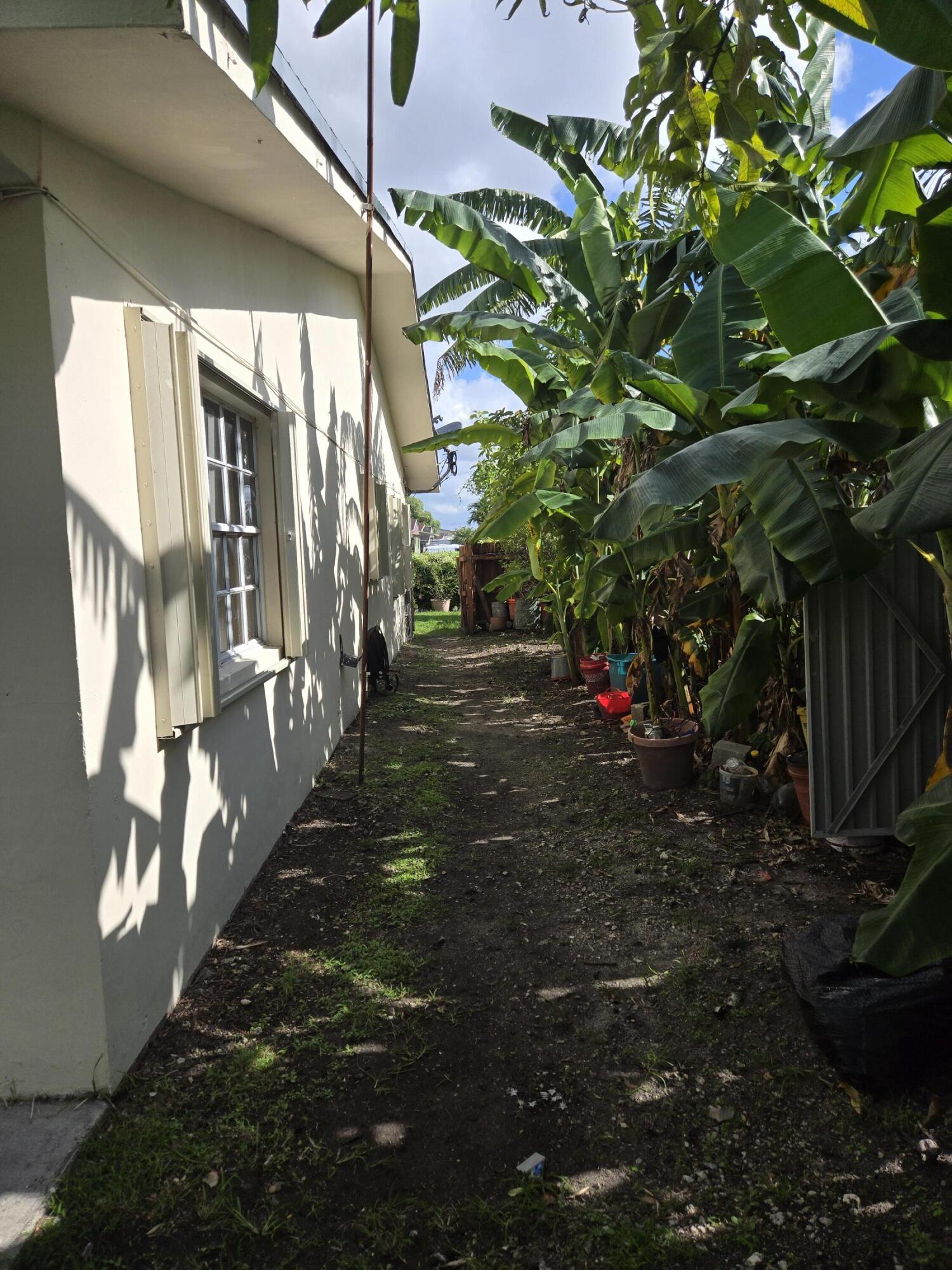 SWEETWATER GROVES .14 AC - Residential Income