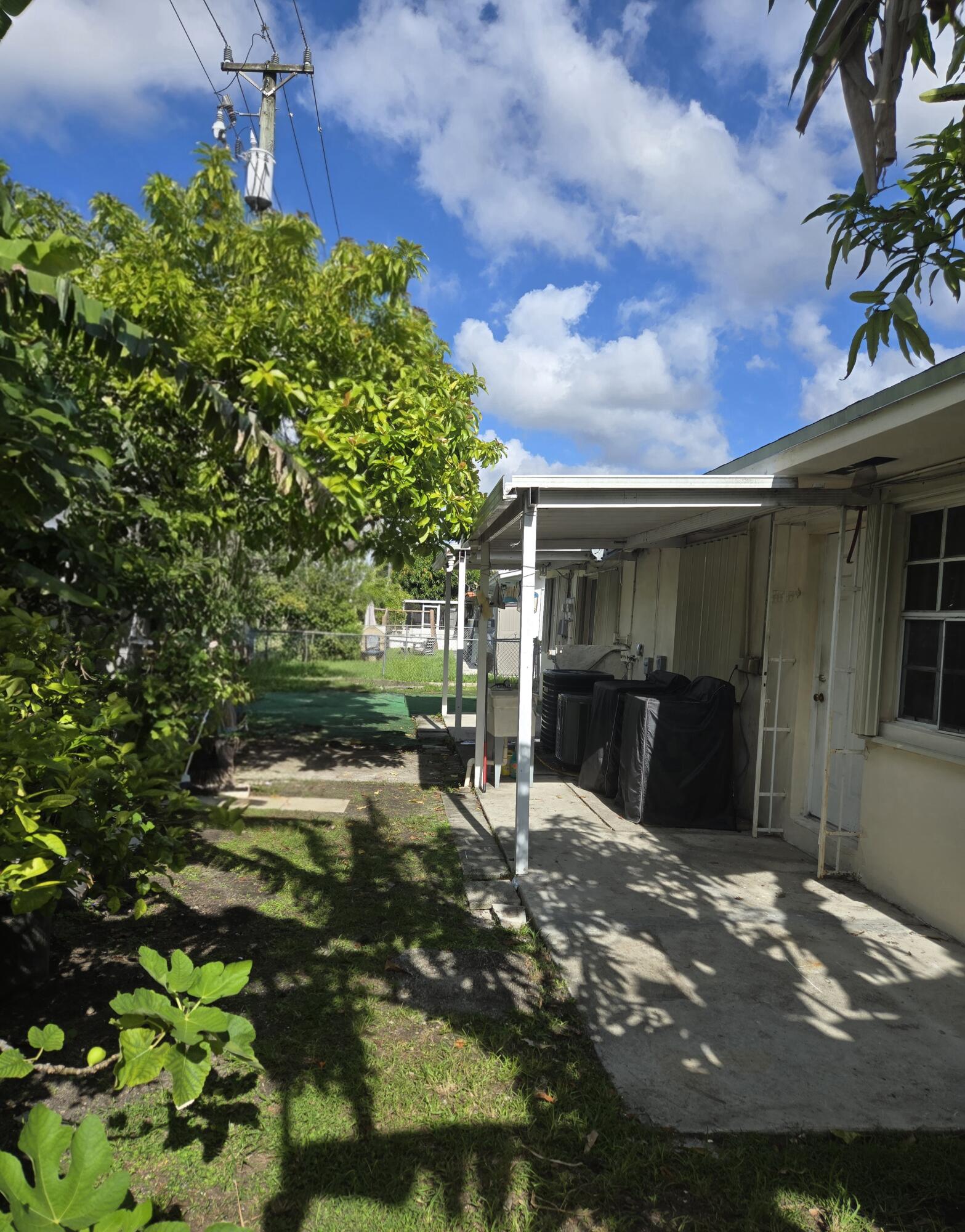 SWEETWATER GROVES .14 AC - Residential Income