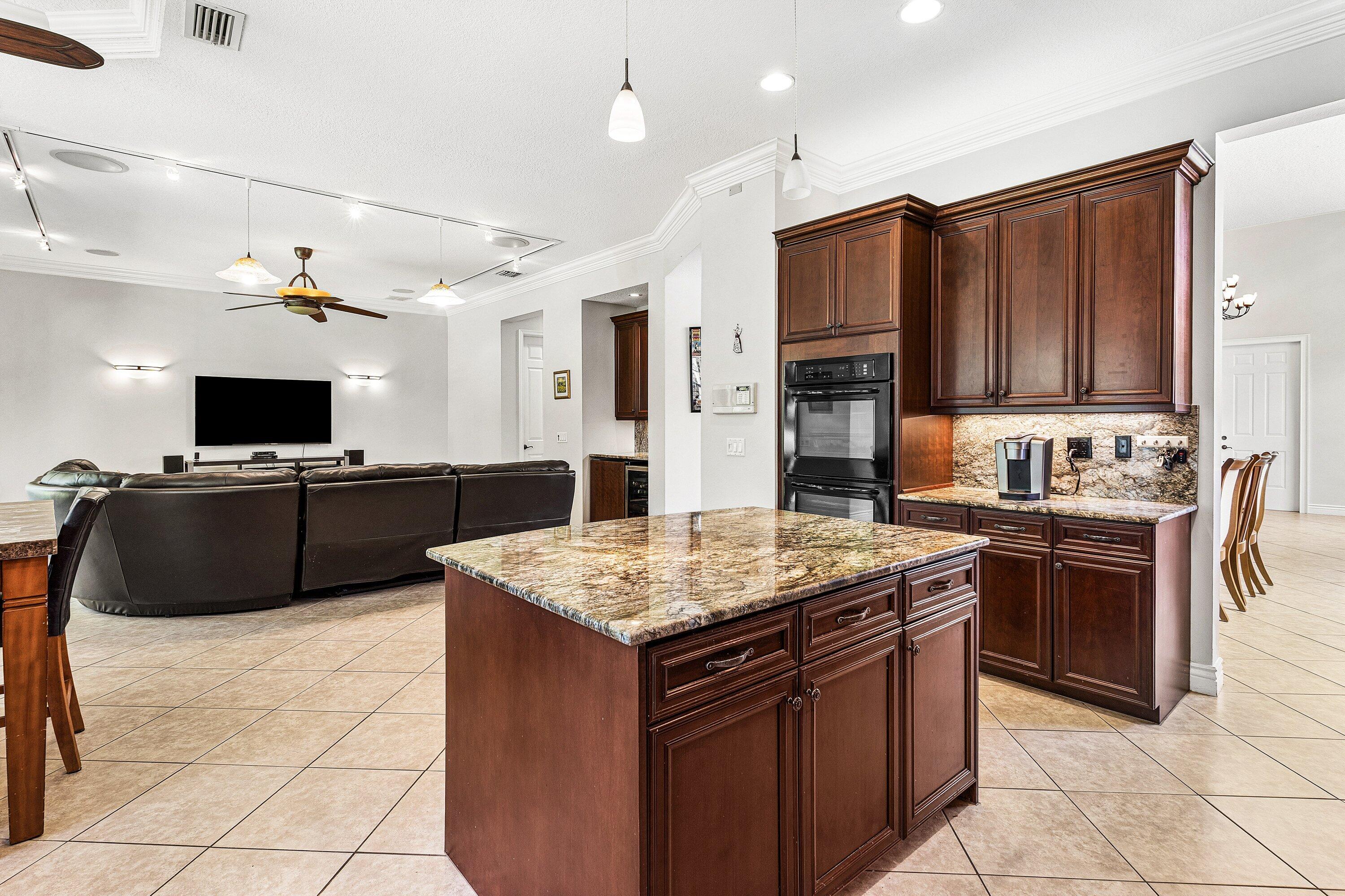 COBBLESTONE CREEK COUNTRYSIDE MEADOWS - Residential
