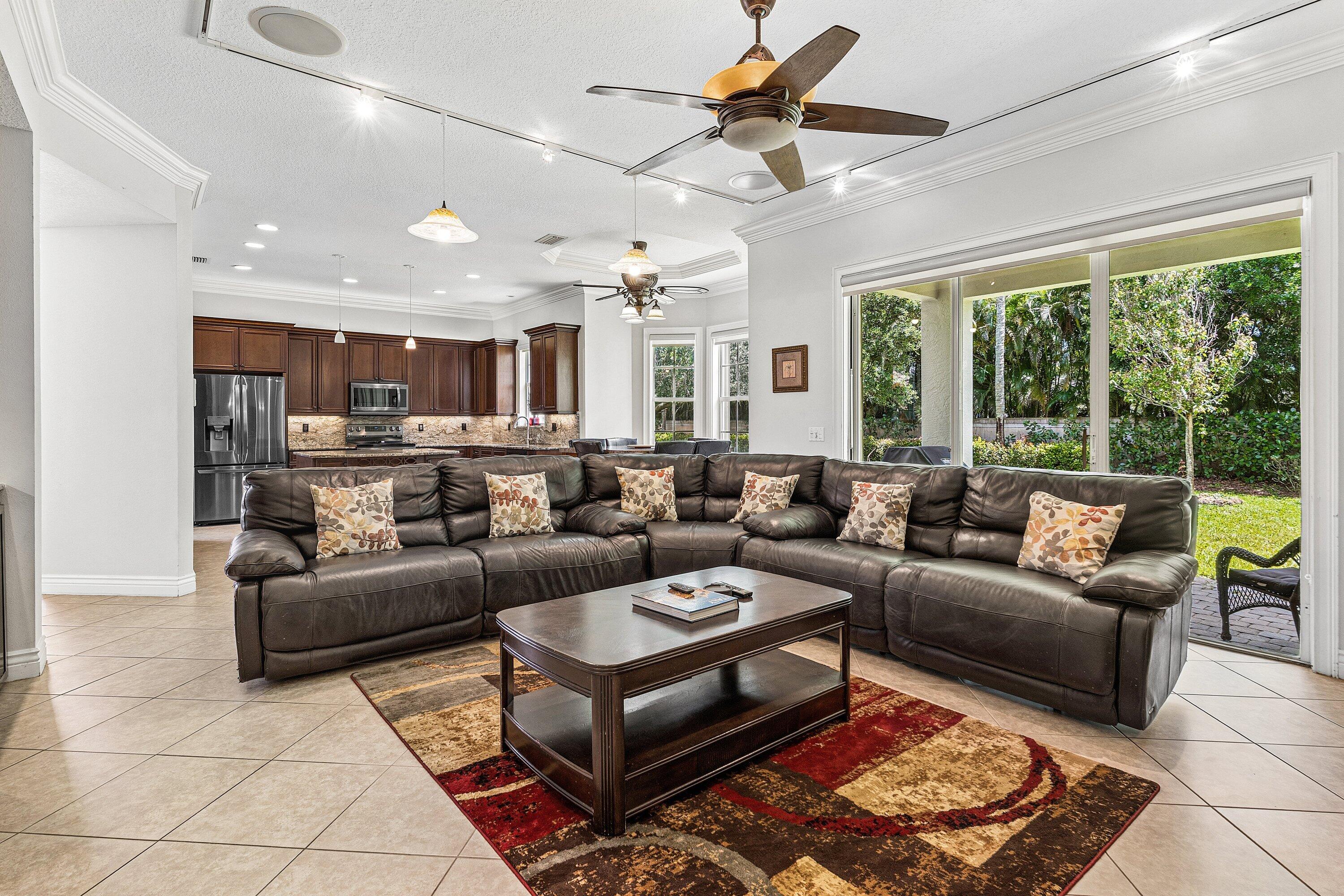 COBBLESTONE CREEK COUNTRYSIDE MEADOWS - Residential