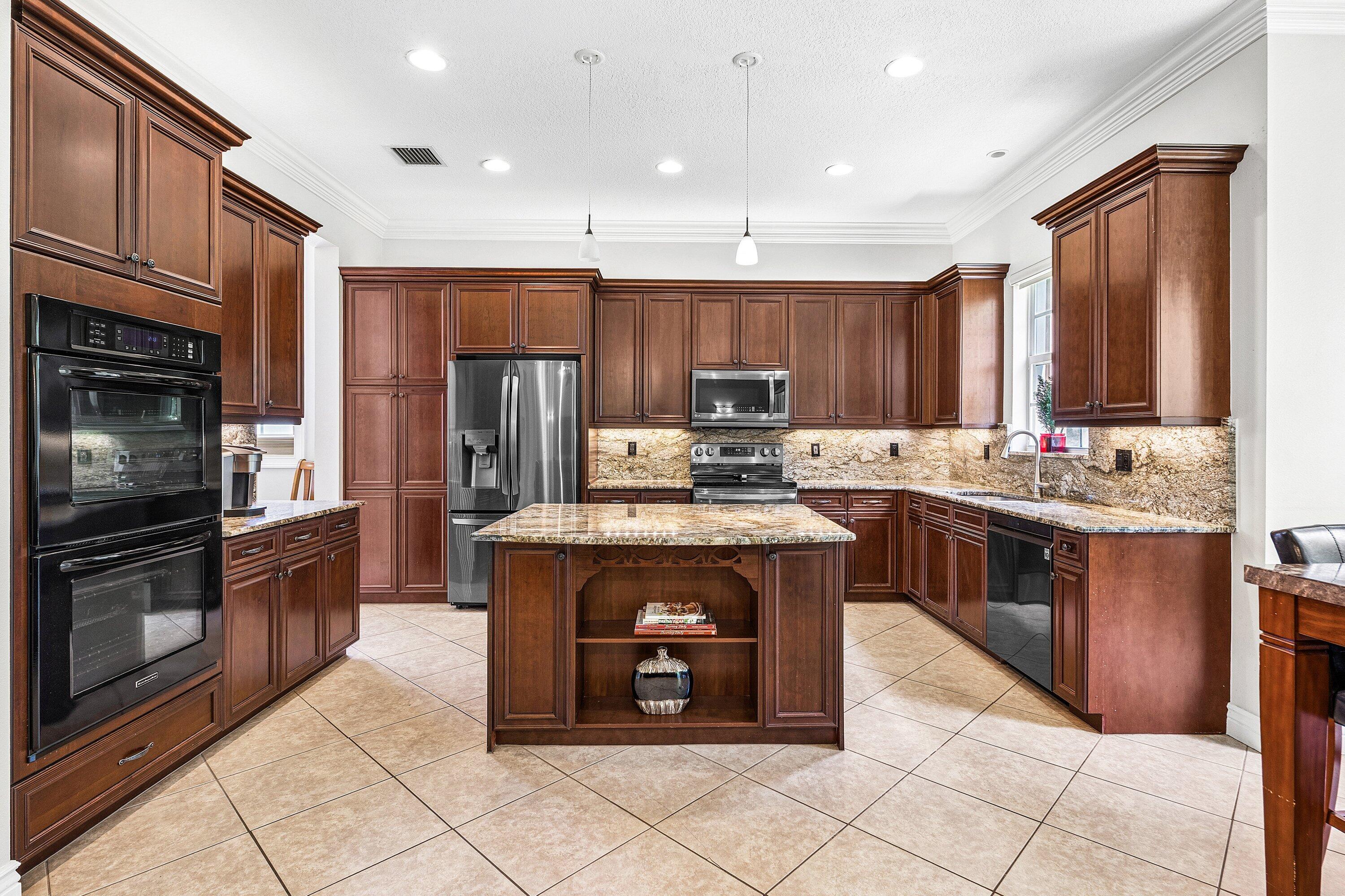 COBBLESTONE CREEK COUNTRYSIDE MEADOWS - Residential
