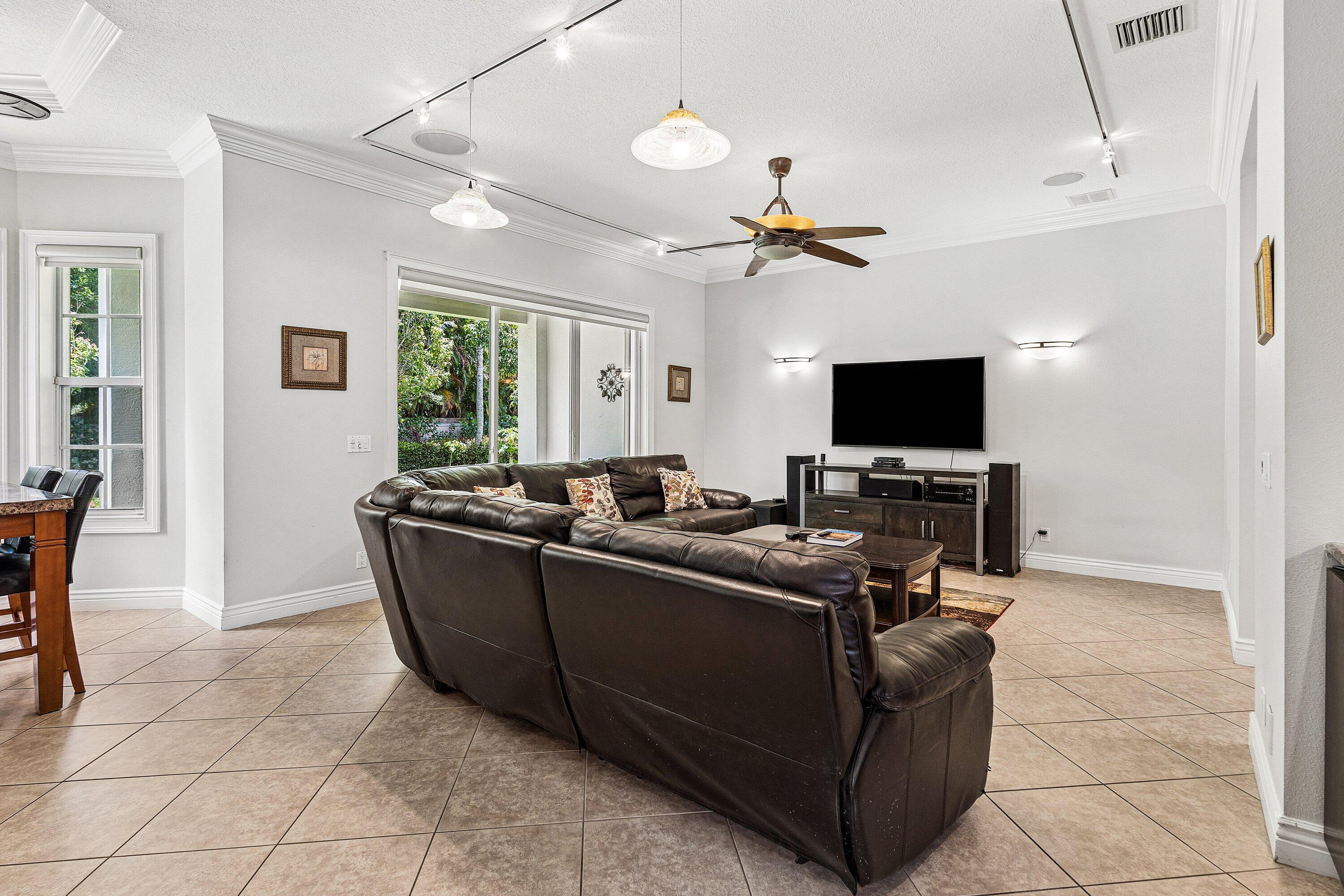 COBBLESTONE CREEK COUNTRYSIDE MEADOWS - Residential