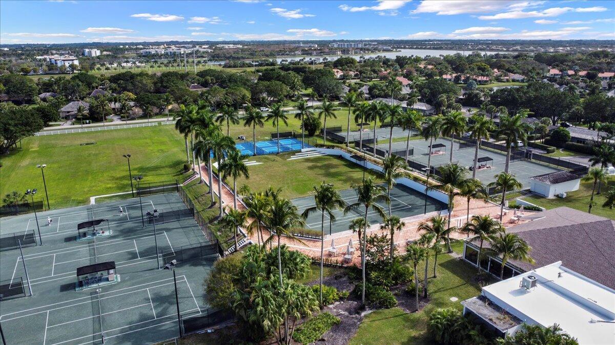 BAGATTELLE CONDO - Residential Lease