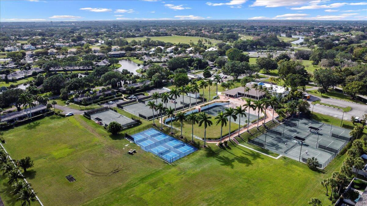 BAGATTELLE CONDO - Residential Lease