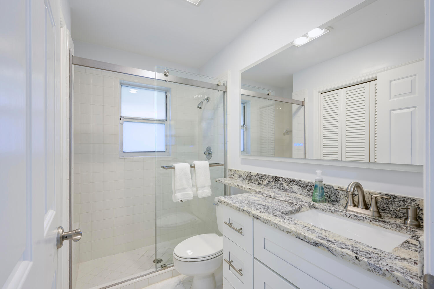 TWELVE OAKS CONDO - Residential Lease