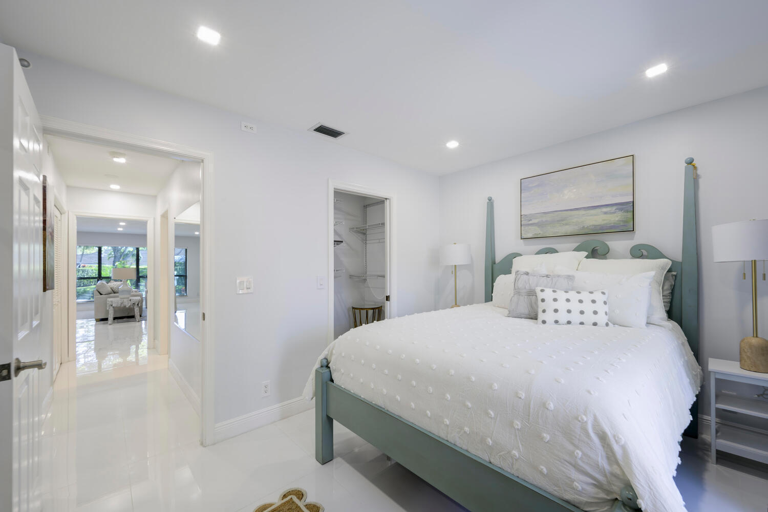 TWELVE OAKS CONDO - Residential Lease