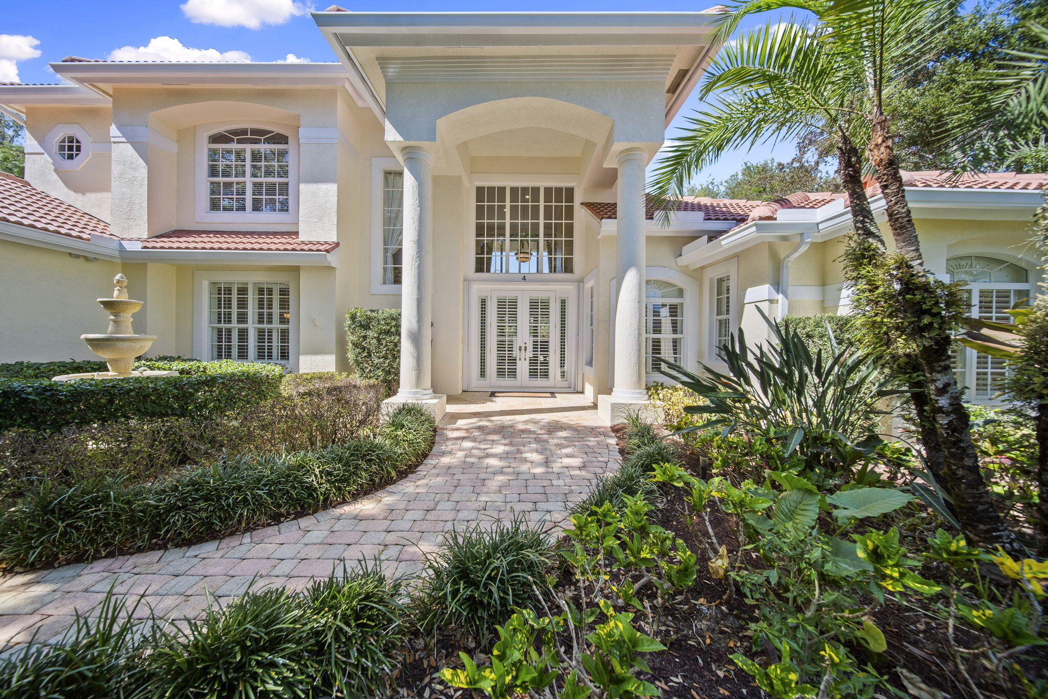 CASTLE HILL - Residential