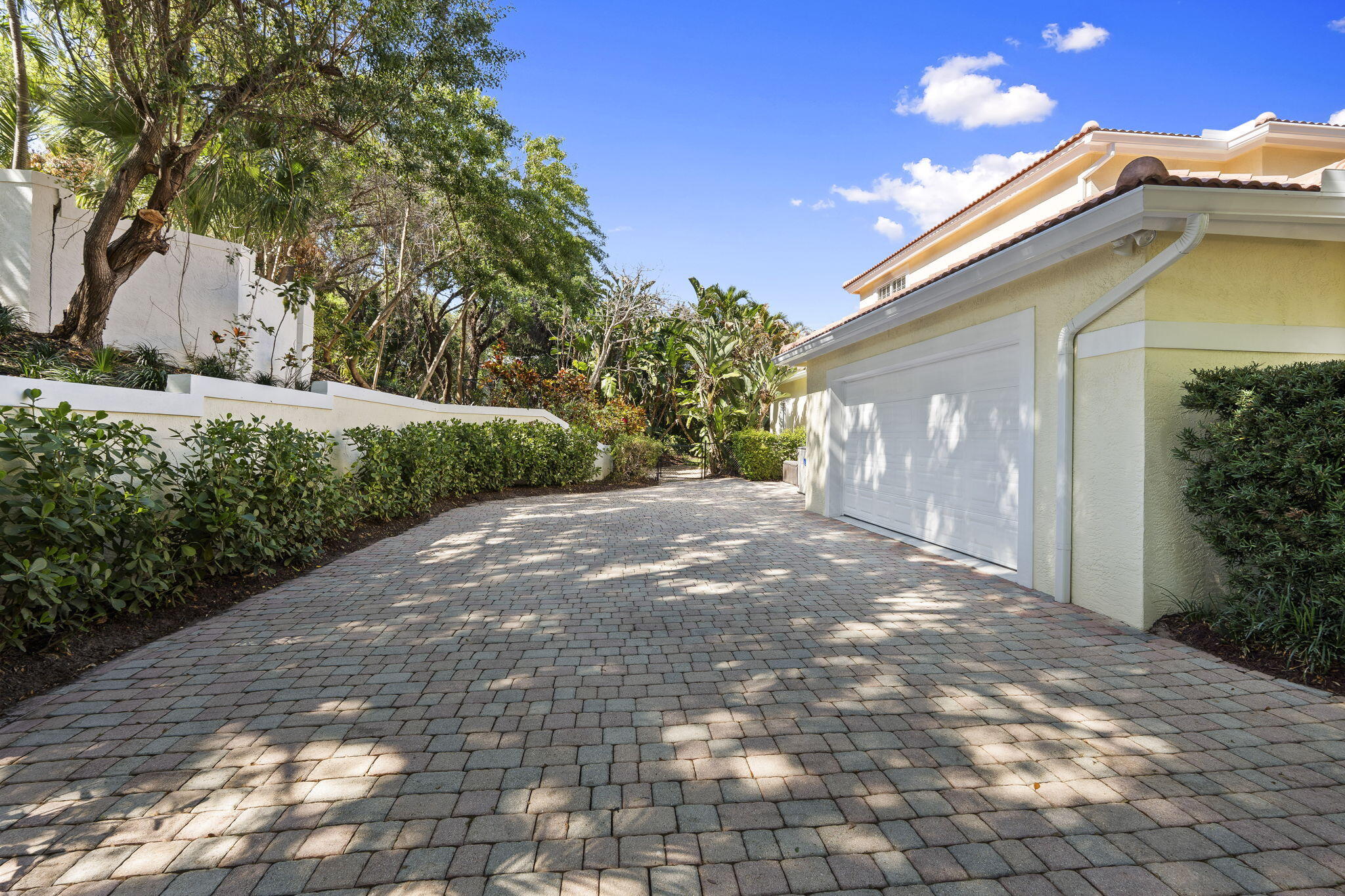 CASTLE HILL - Residential