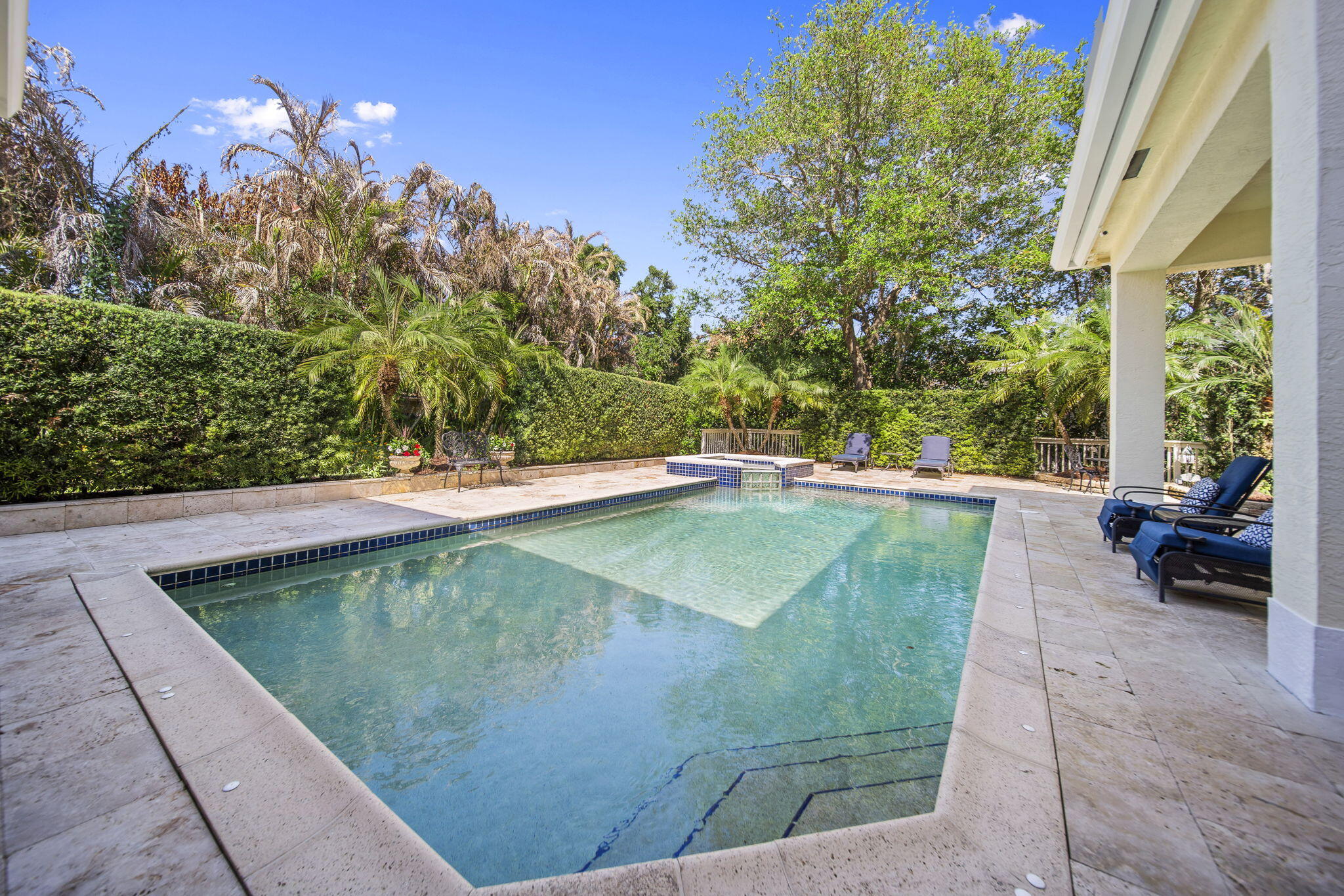 CASTLE HILL - Residential
