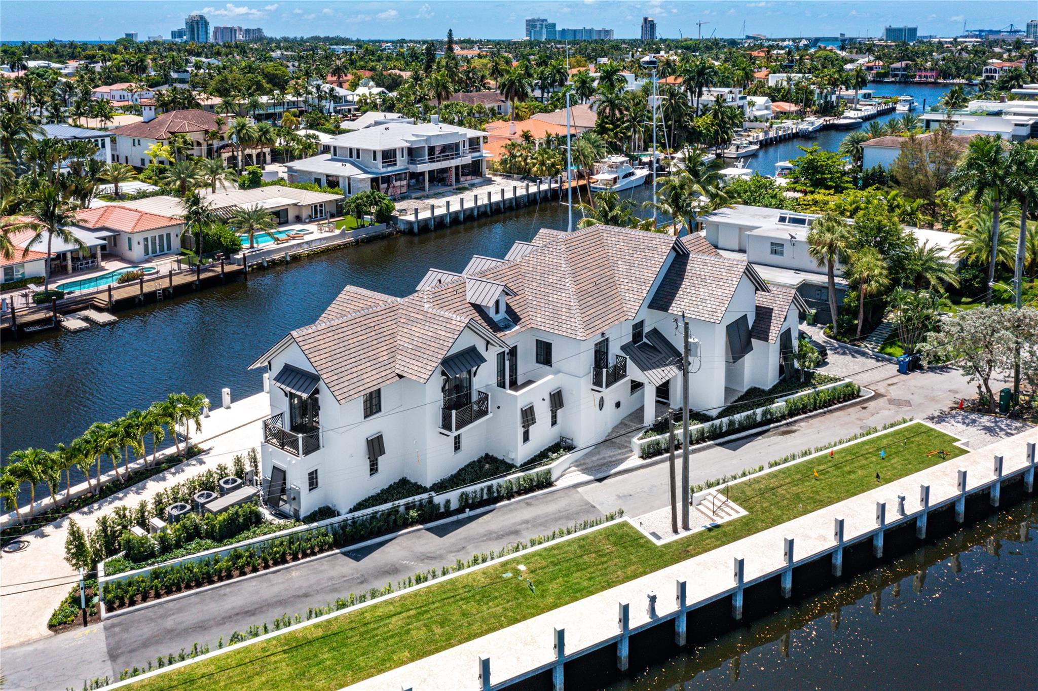 Venice 6-4 B - Residential